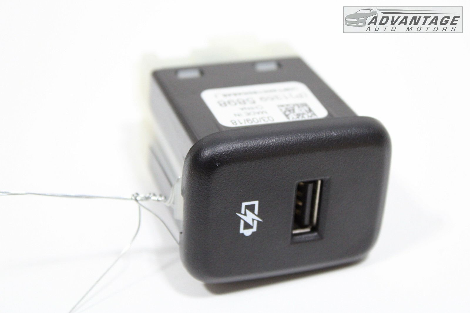 2018-2021 CHEVROLET TRAVERSE REAR AUXILIARY PORT USB CHARGER POWER OUTLET OEM
