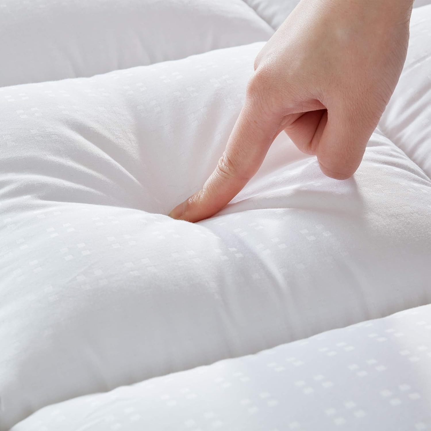 SLEEP ZONE King Cotton Mattress Topper, King, Gusseted Top - White