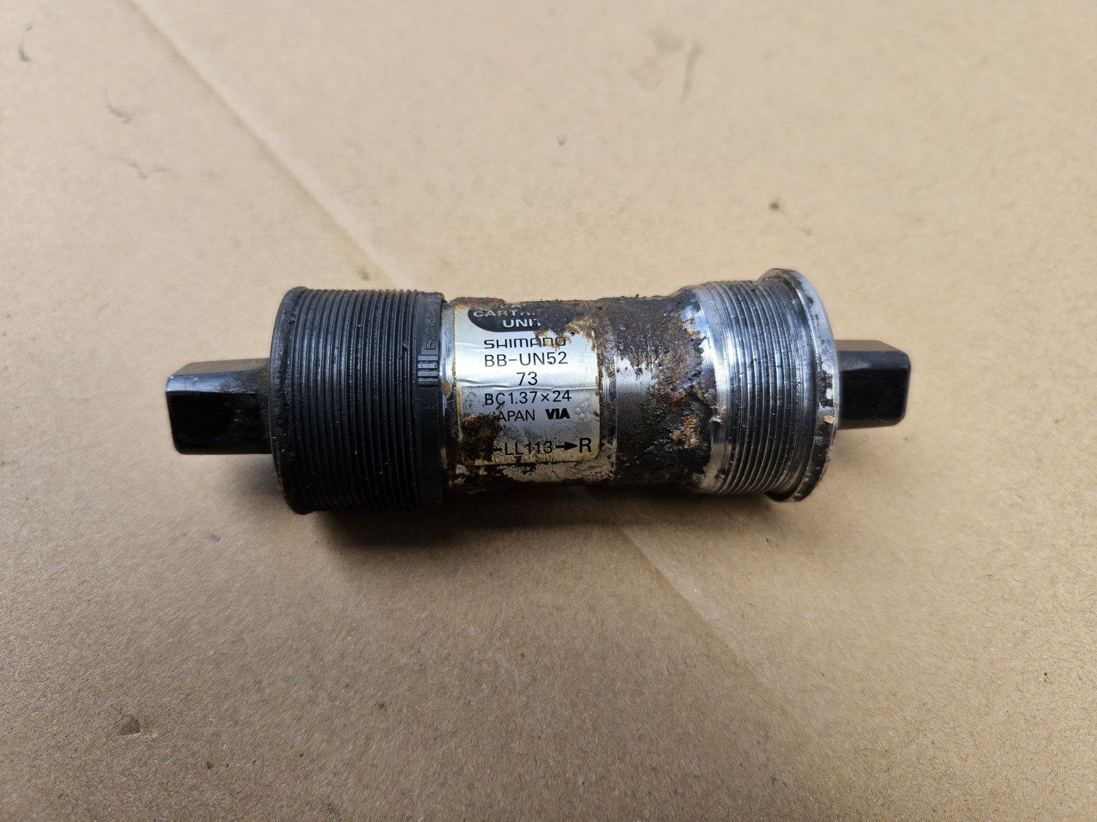 Shimano BB-UN52 Cartridge Bottom Bracket 73mm Shell 113mm Spindle made in Japan