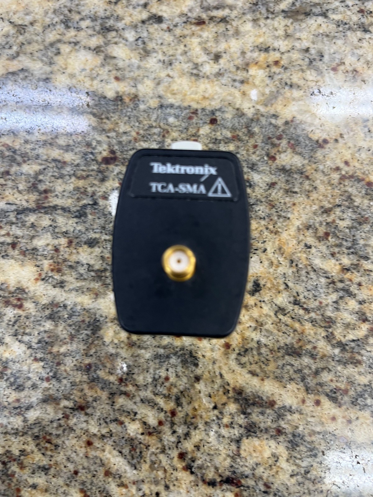 u Tektronix TCA-SMA Connector TekConnect Probe Adapter