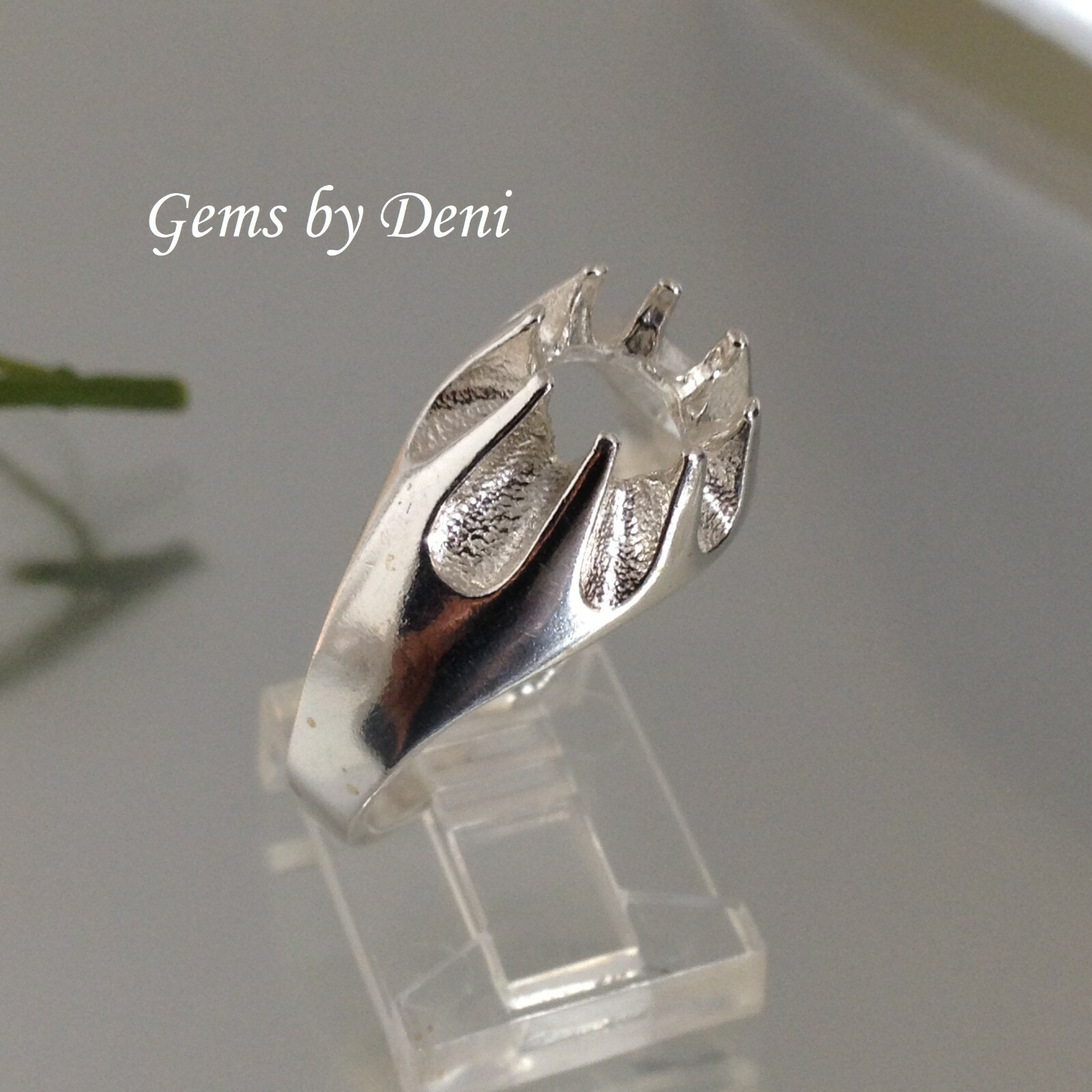 8-10mm Round Gent's Gypsy Sterling Silver Pre-Notched Ring Setting (Size 9-10.5)