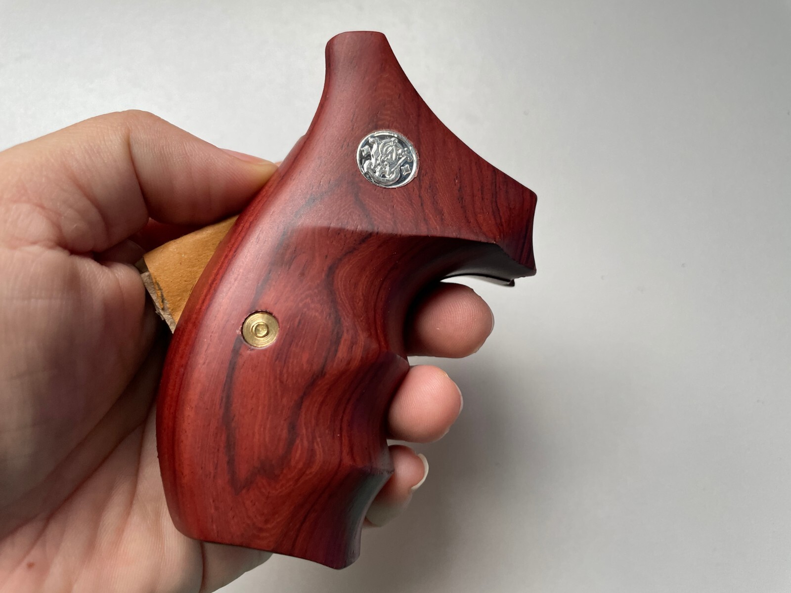 Smooth  Rose wood Finger groove Decorative Grips for S&W, K/L ROUND BUTT 686