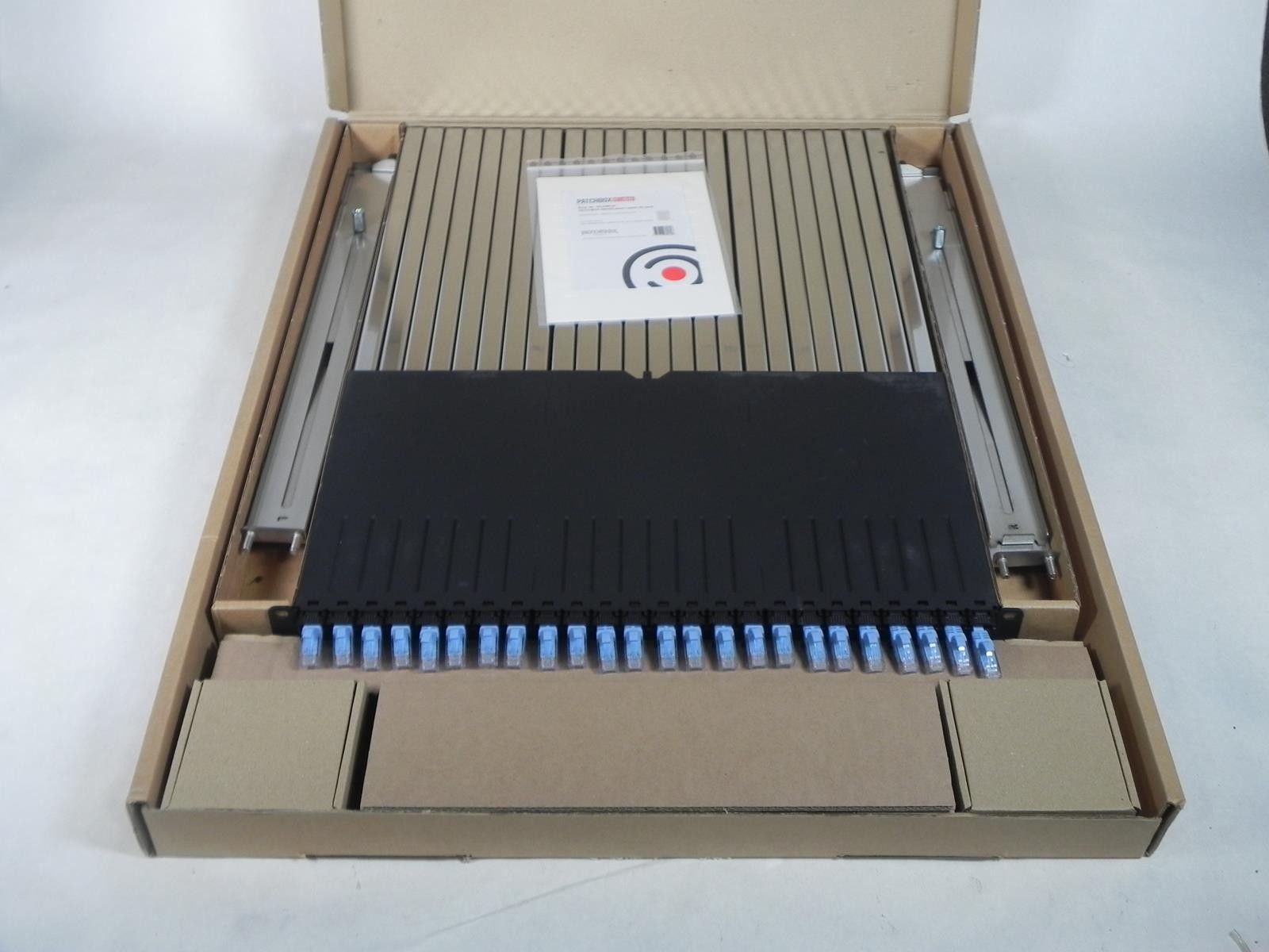 Patchbox P60UTPXC6AX24B Retractable Cat6a UTP Retractable Patch Panel System