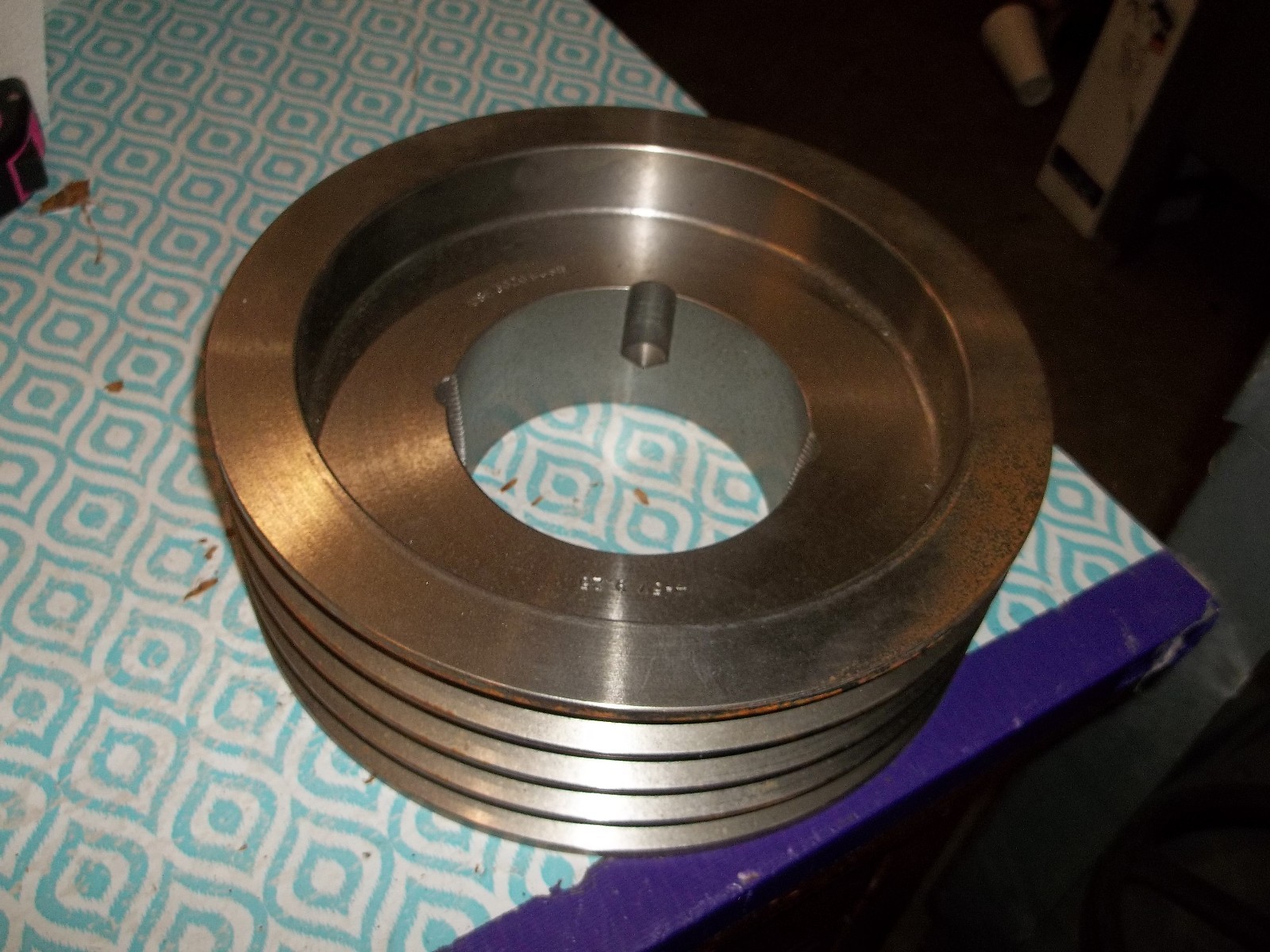 4-5V 9.25 4 GROOVE SHEAVE PULLEY BELT USE 3020 BUSH (876)
