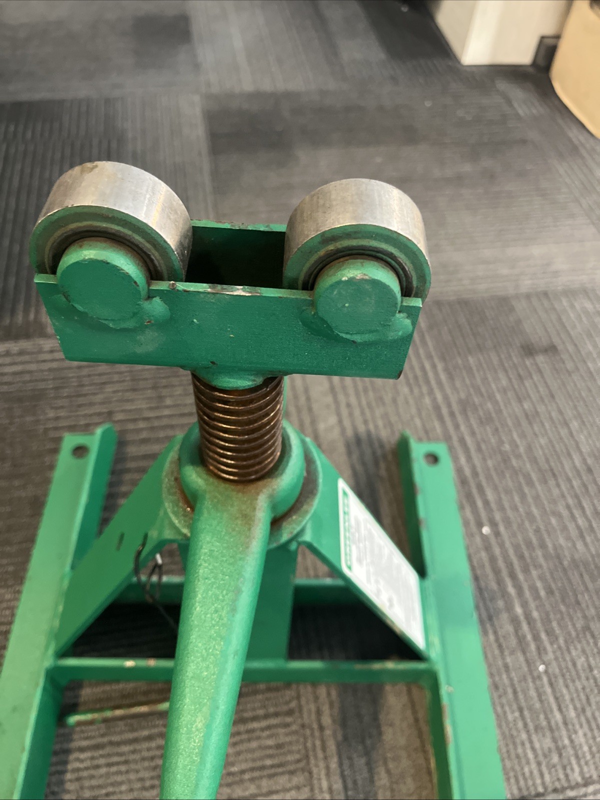 Greenlee Screw Type Reel Stand 2500 Lb Capacity