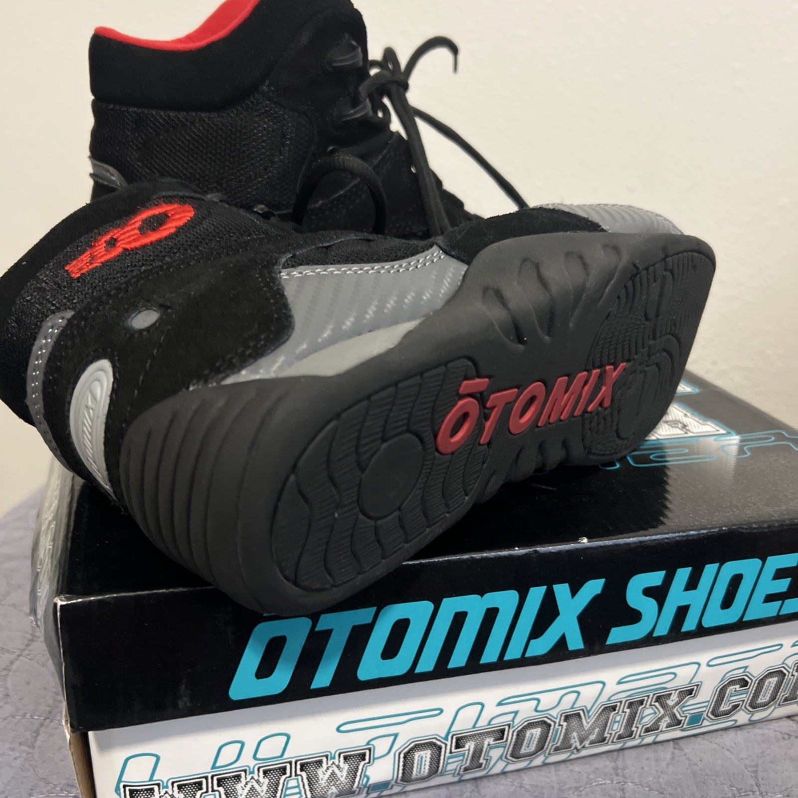 Otomix Carbonite Ultimate Bodybuilding Trainer M4444 Black Red Grey US MEN 9