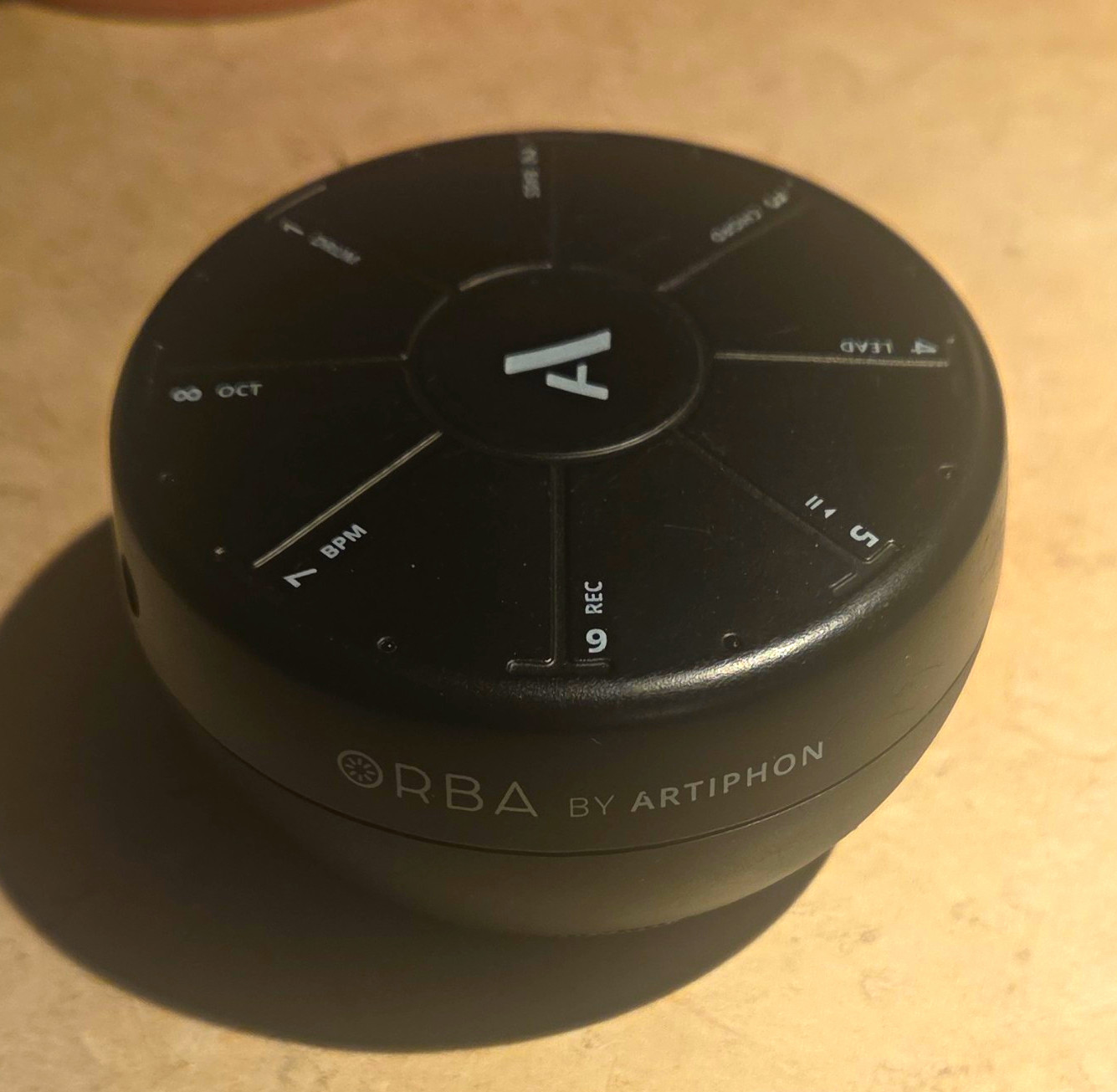 Artiphon Orba Synthesis MIDI Controller USB-C Bluetooth Built-in Speaker 8 Keys