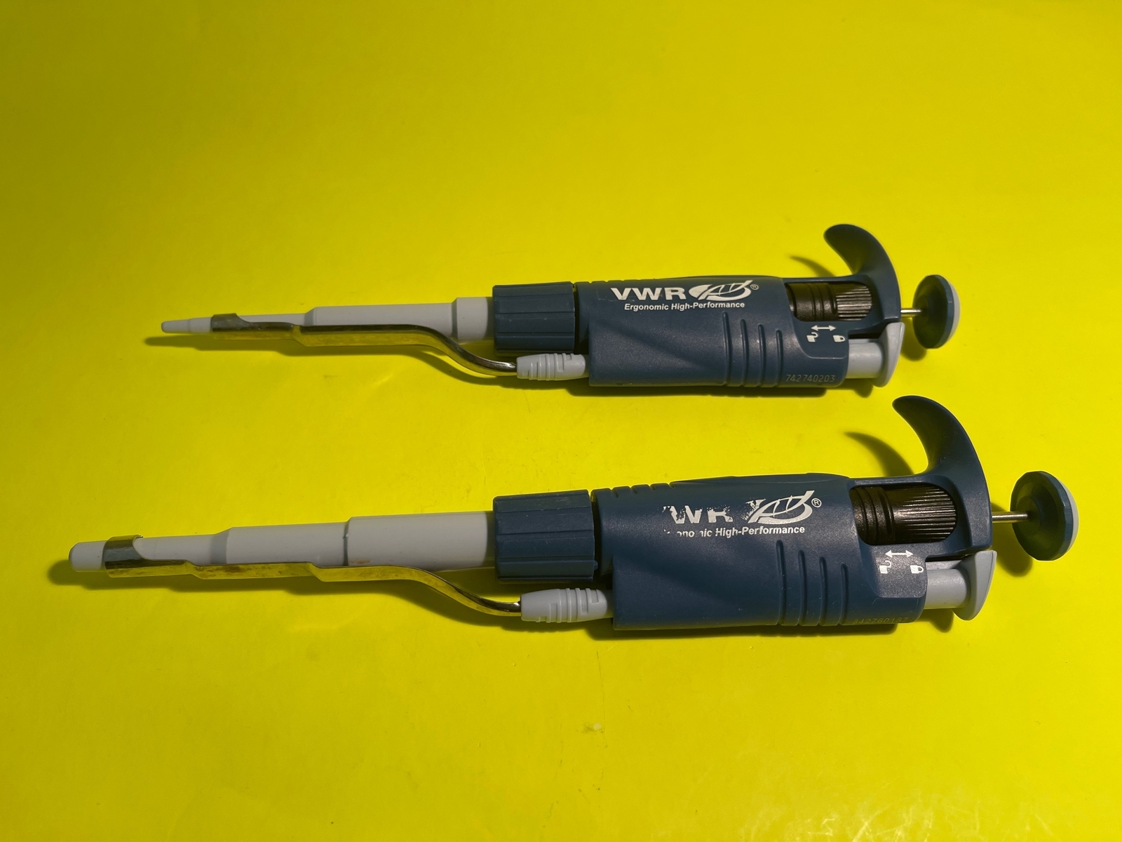 (2X) VWR Single Channel Pipette Set: 10-100uL and 100-1000uL - Used