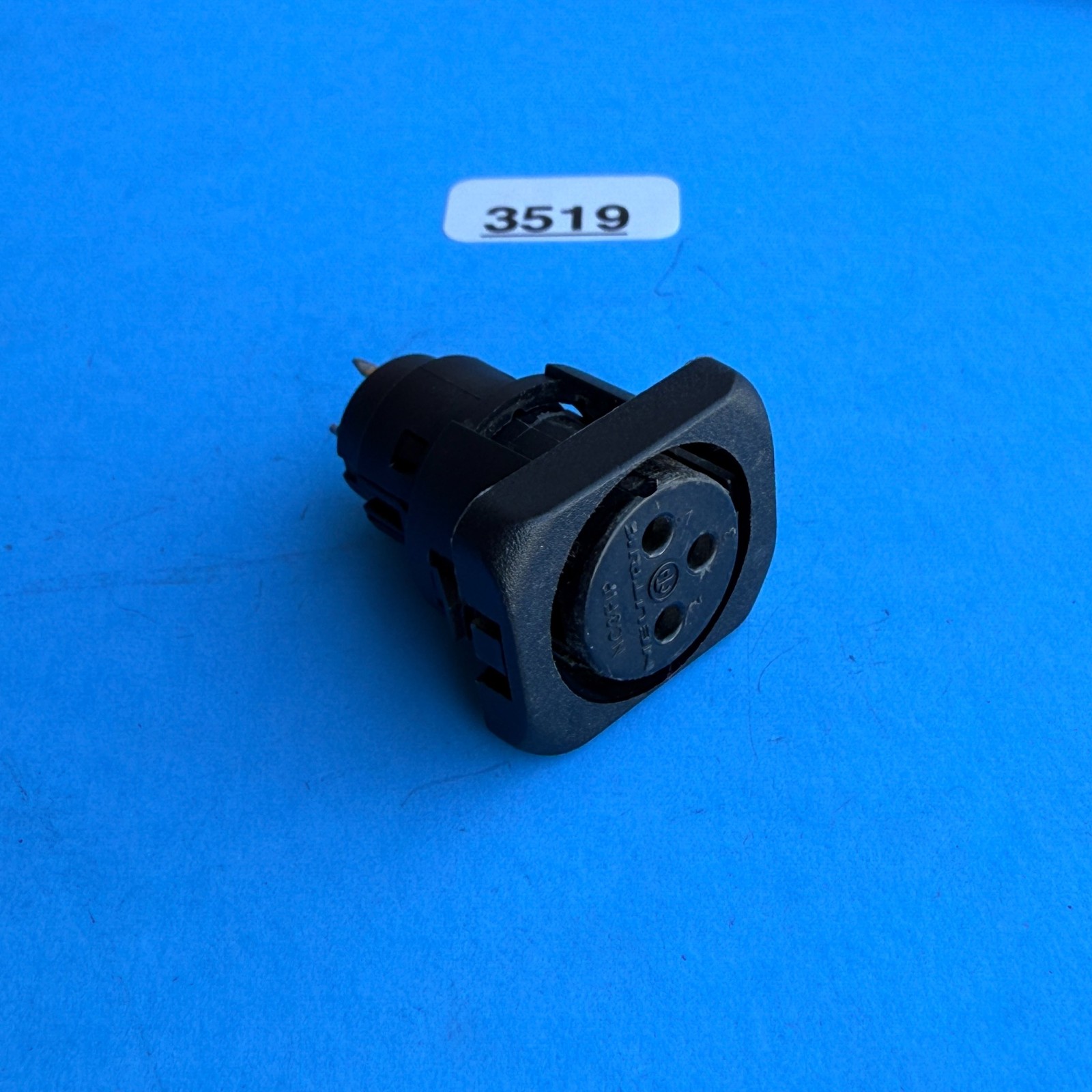 [FRS] Peavey MP5 PLUS Powered Mixer Part: NEUTRIK MIC Input XLR Female Socket