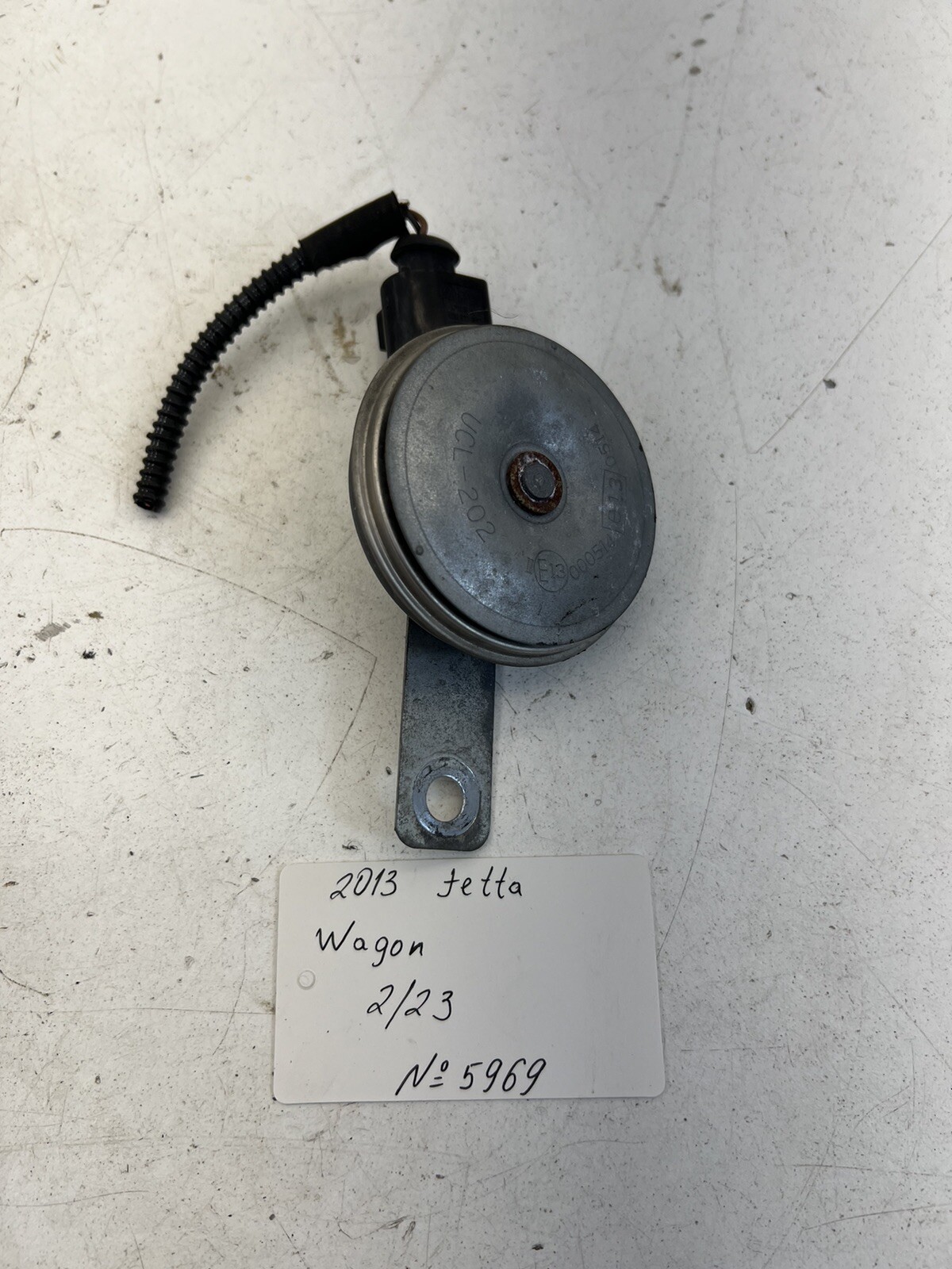 2011-2014 Volkswagen Jetta Wagon  Anti Thefr Alarm Horn/ Siren OEM.