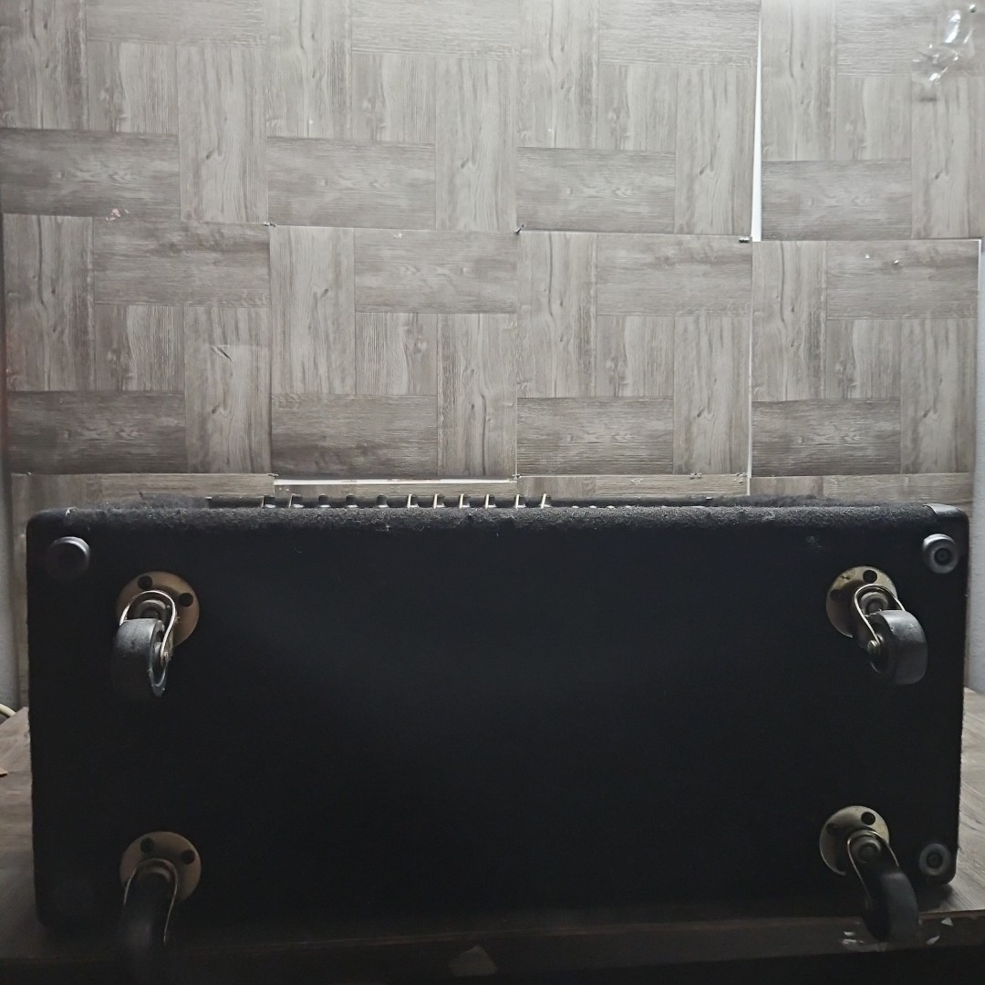 Fender M-80 Chorus Solid State Guitar Amplifier Combo Amp