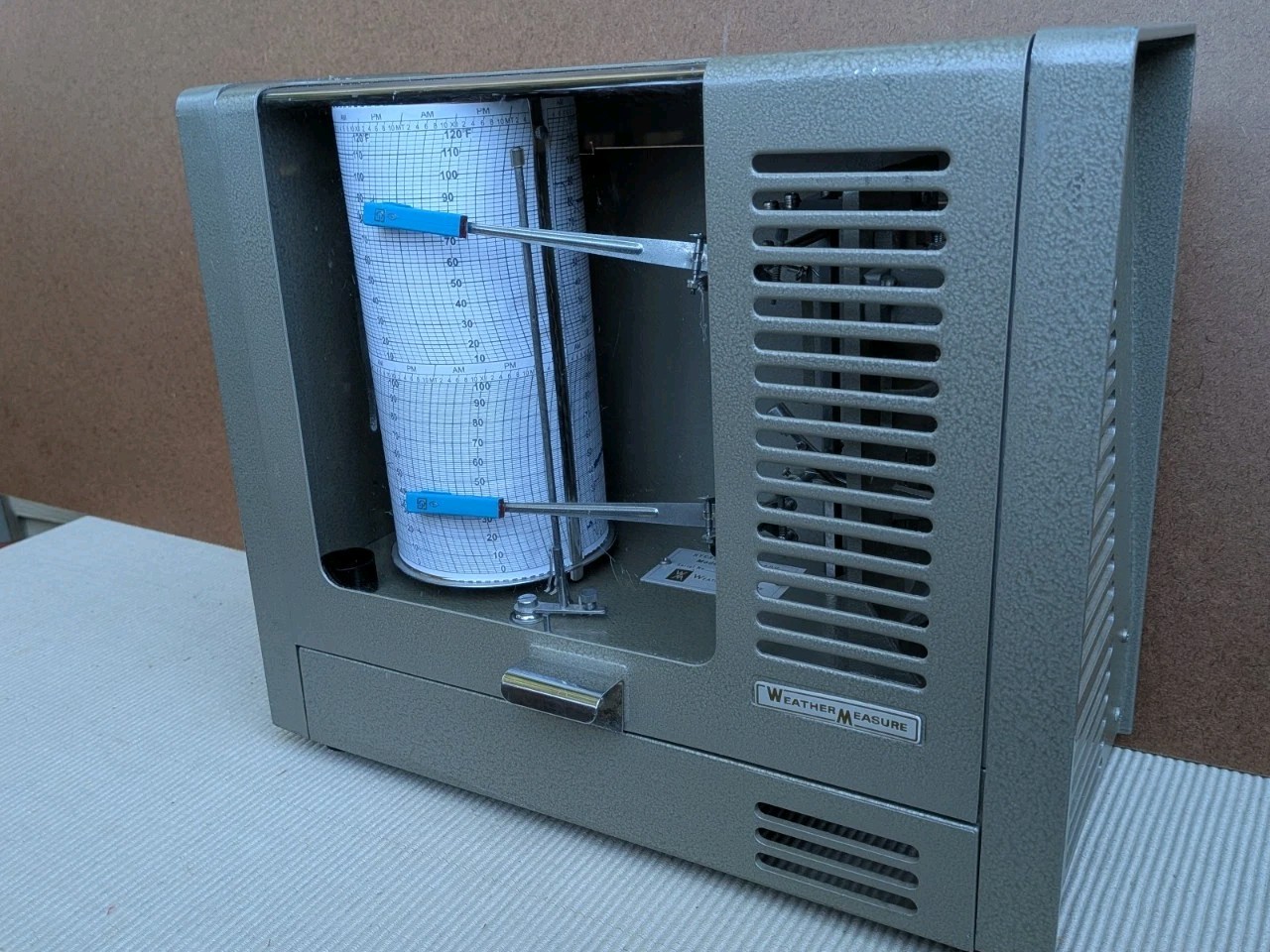 WEATHER MEASURE H-302 Hygrothermograph Tested OK with Charts/Pens