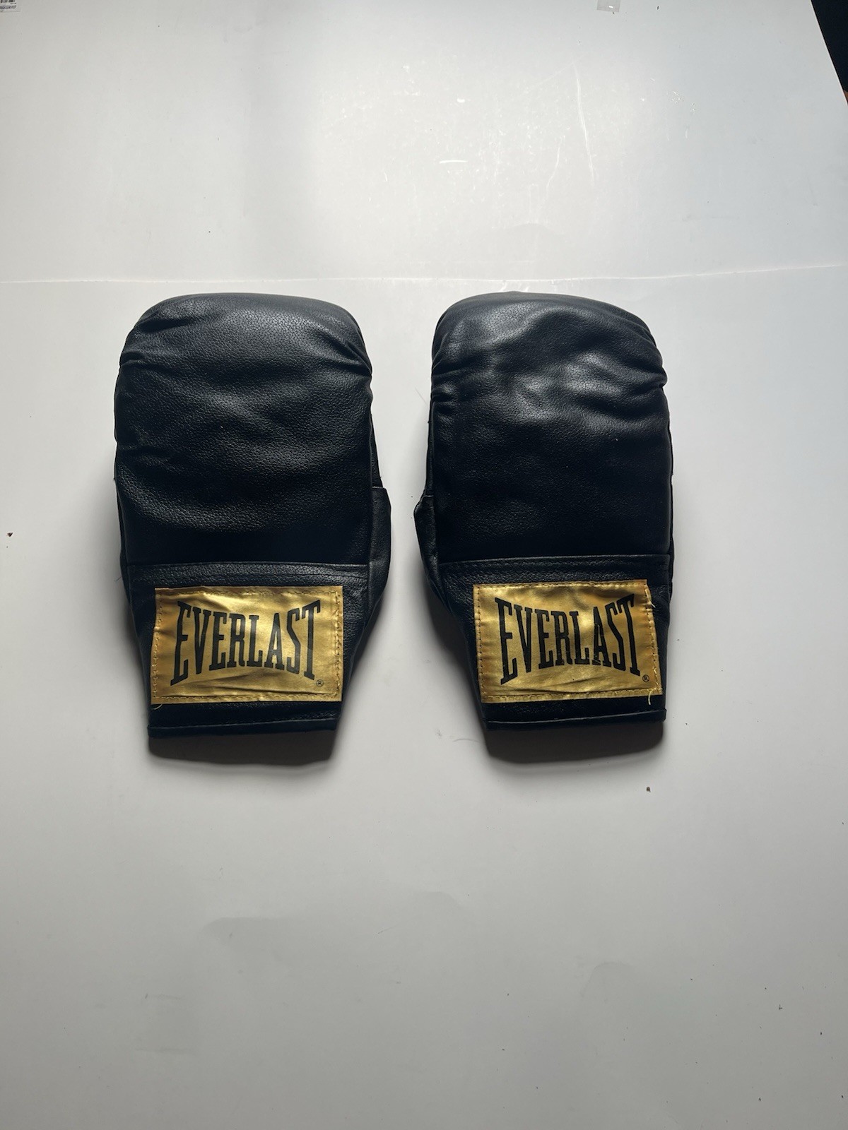 Everlast Boxing Gloves S/M Preowned Excellent Condition