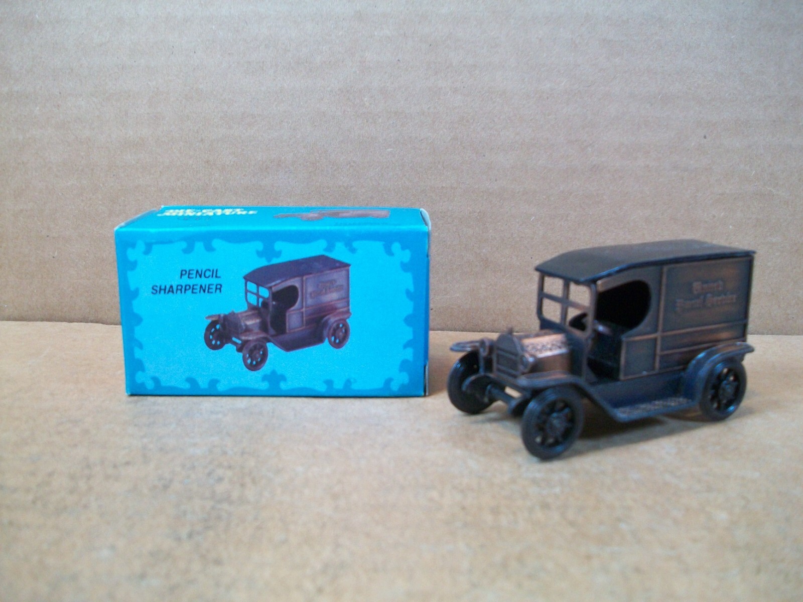 Die-Cast Miniature Pencil Sharpener ~ No. 1914 ~ Delivery Truck ~ NIB