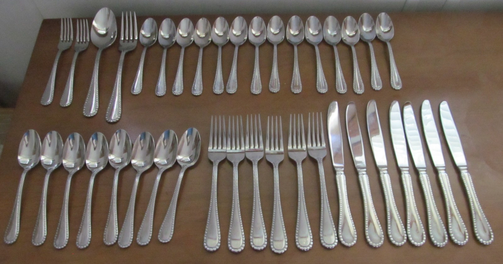 39 Pcs Oneida Pebblebrook Stainless Steel Flatware Forks Spoons Knives Serving