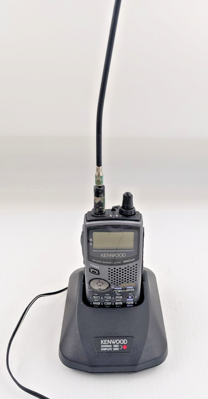 Kenwood TH-D7A 144/400MHz FM Dual Bander Transceiver Rapid Charger As Is