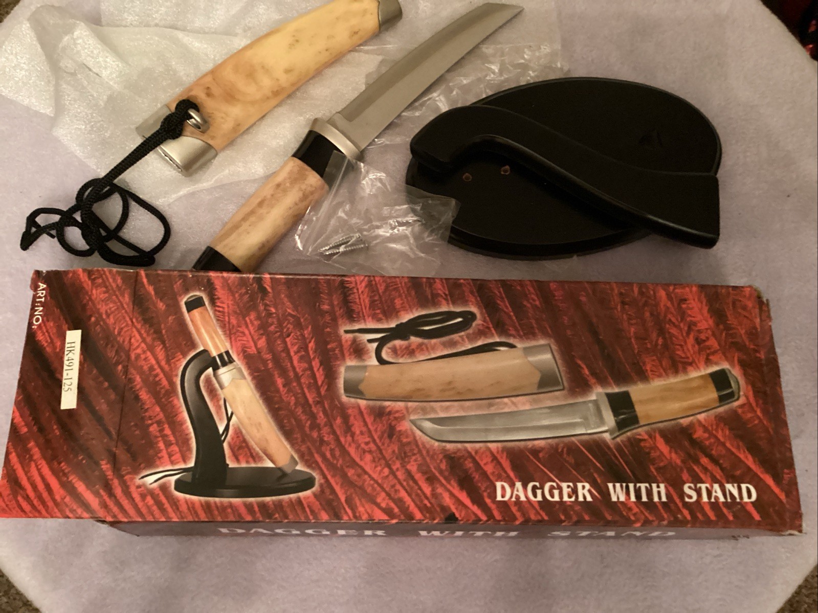 VTG NEW In Box Dagger with Stand Knife and Dagger Holder