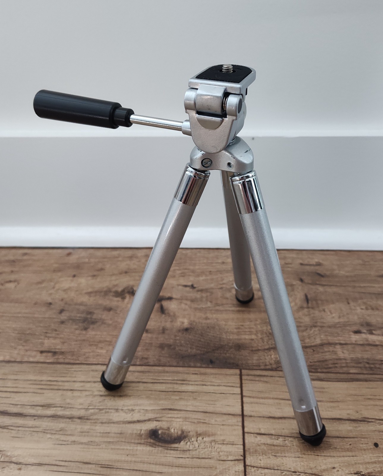 Hakuba Compact Tripod - 8 Section, up to 41"