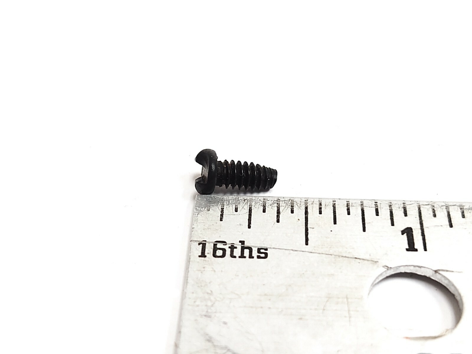 Mossberg 500 - Safety Button Screw