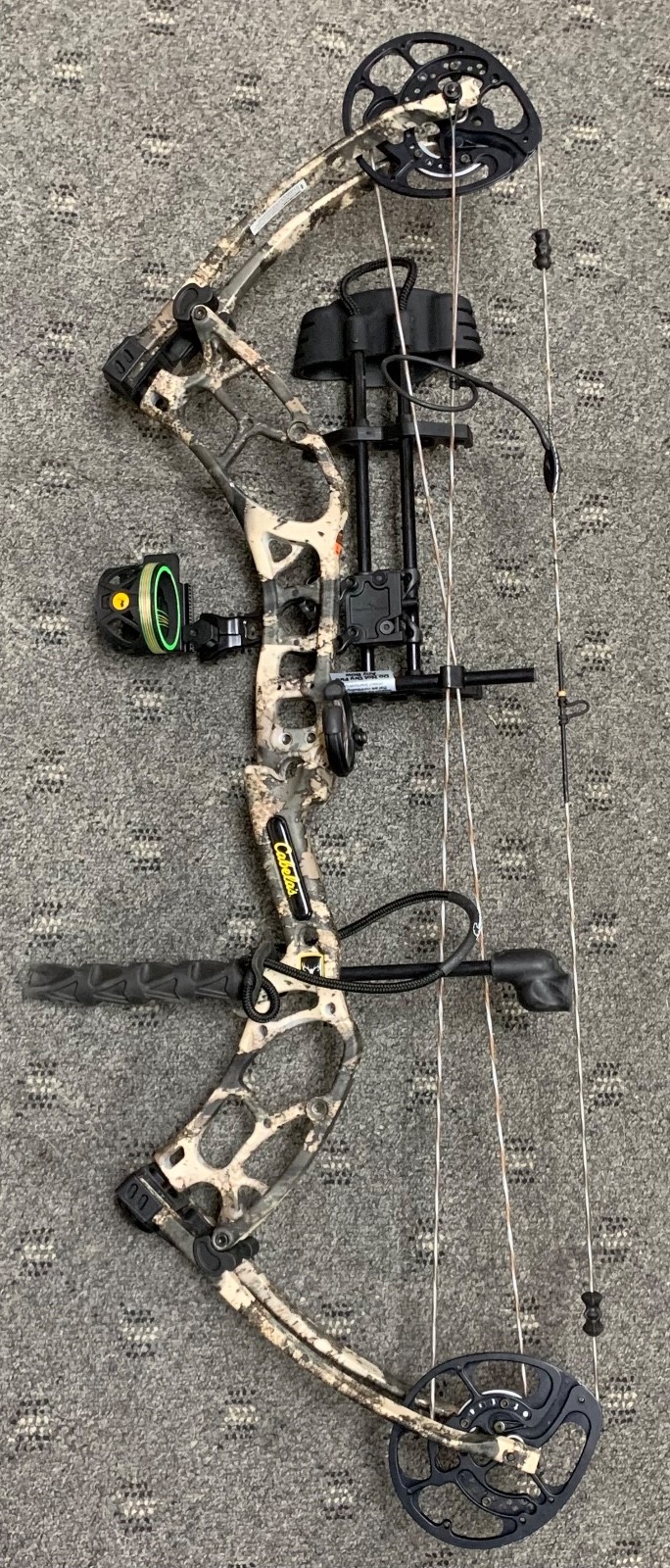 Cabela's Insurgent HC ~ RH Compound Bow 29" 50# Camouflage w/ Quiver