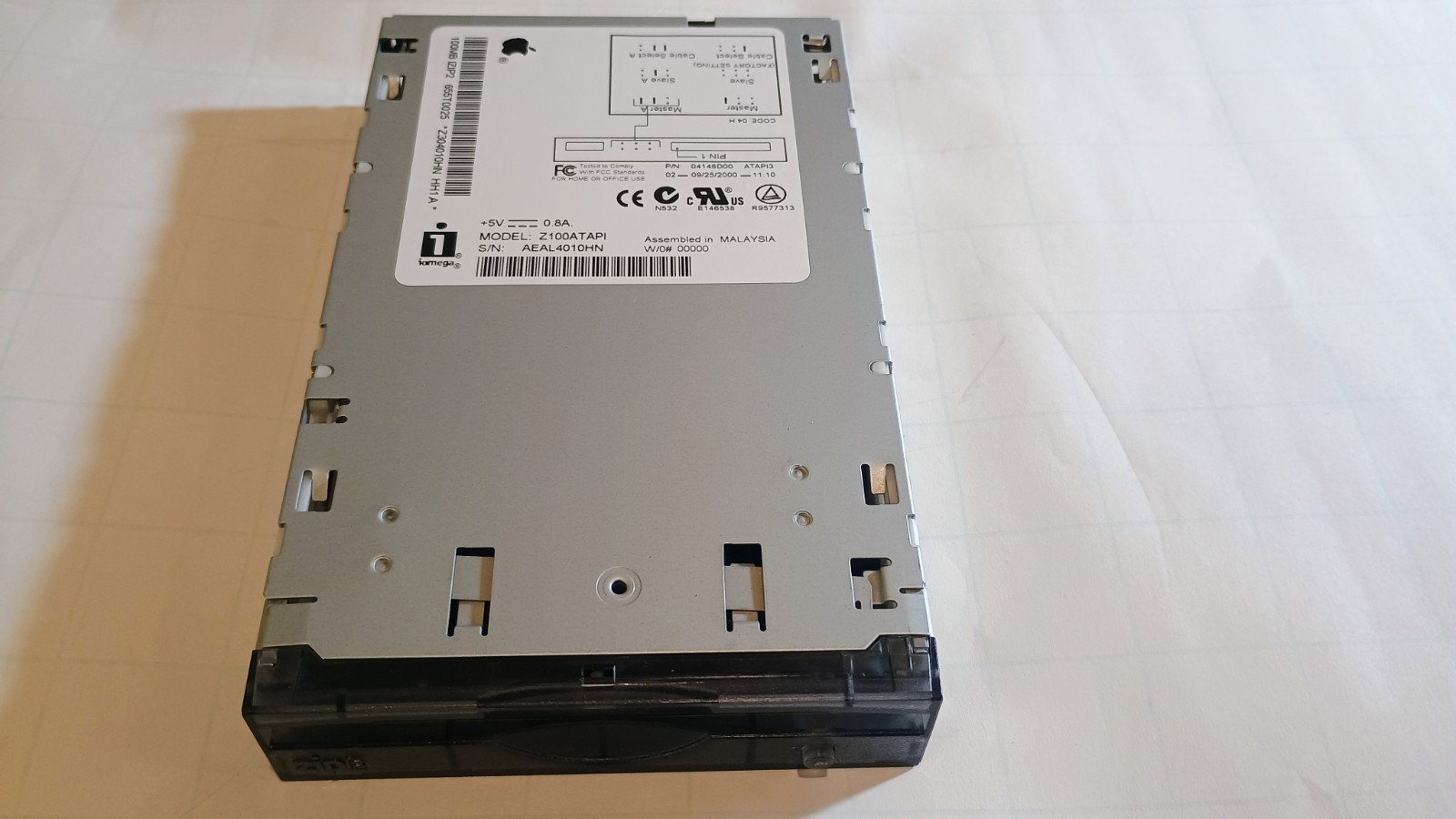 Iomega ZIP 100 IDE Z100ATAPI. Apple Internal  Pulled from a G4