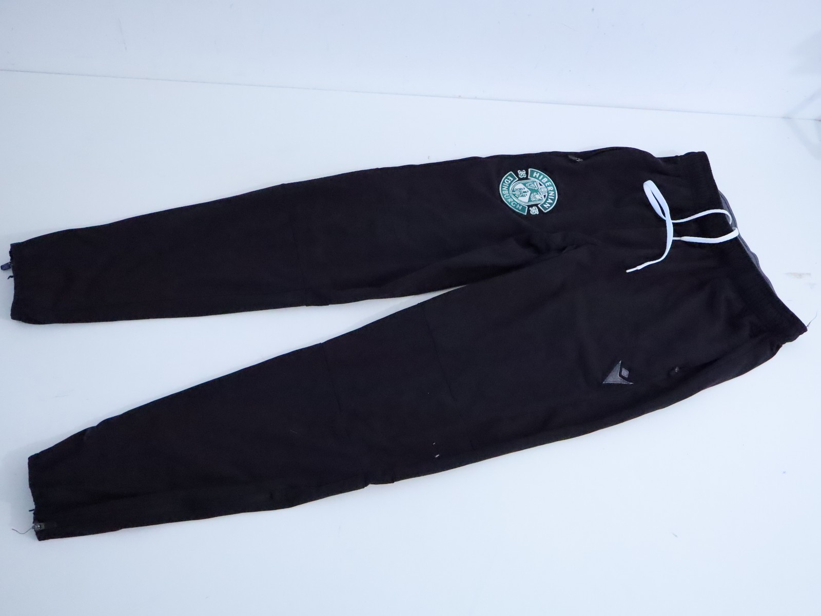 Hibernian FC Macron Mens Black Track Pants Joggers Size S Zip Pockets