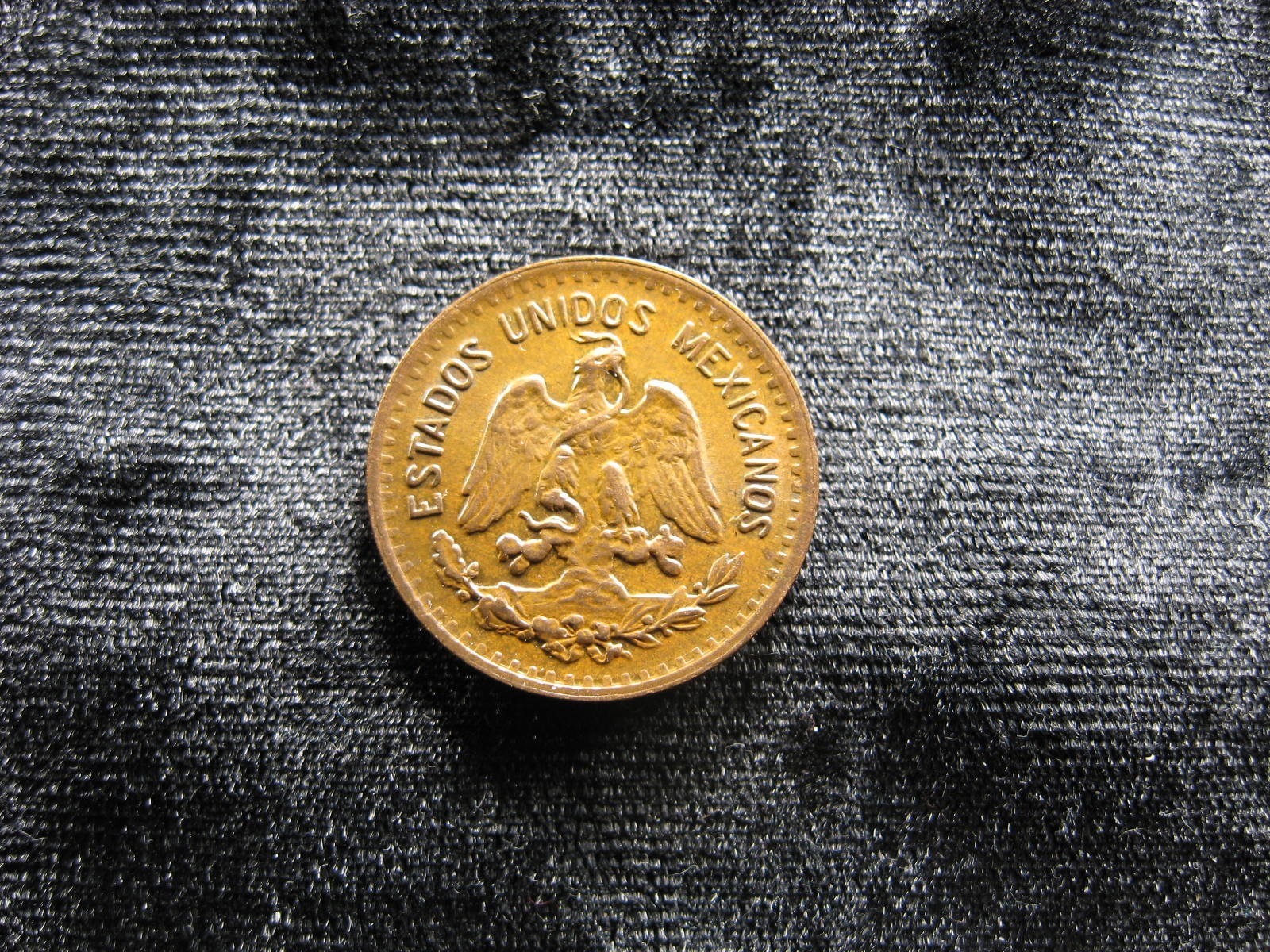 small old world coin MEXICO 1 centavo 1948 KM415 Eagle (312)
