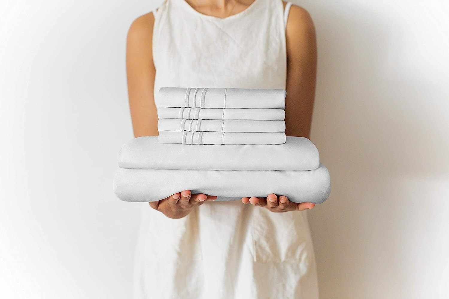 Queen Size Sheet Set - Extra Soft Microfiber - Deep Pockets - Cooling