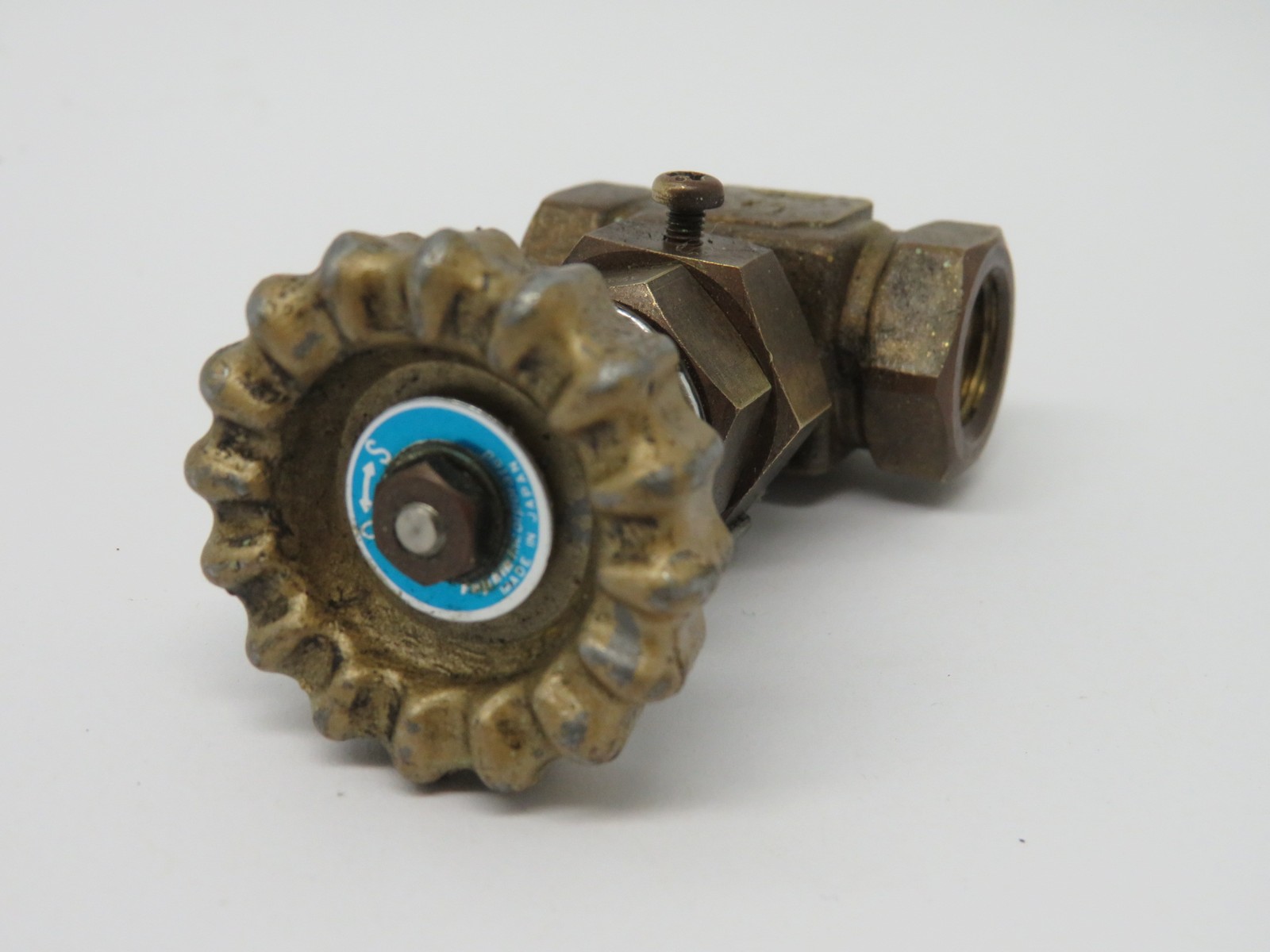 Fujikin Needle Valve 1/4" Pipe Thread USED