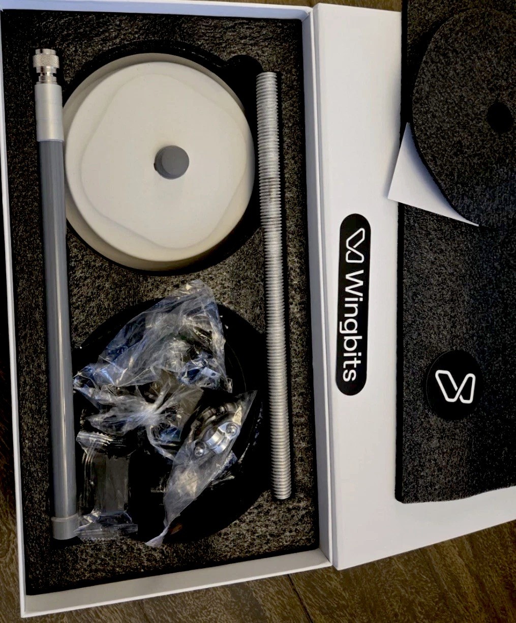 Wingbits WB200 ABS-D Flight Tracking Station