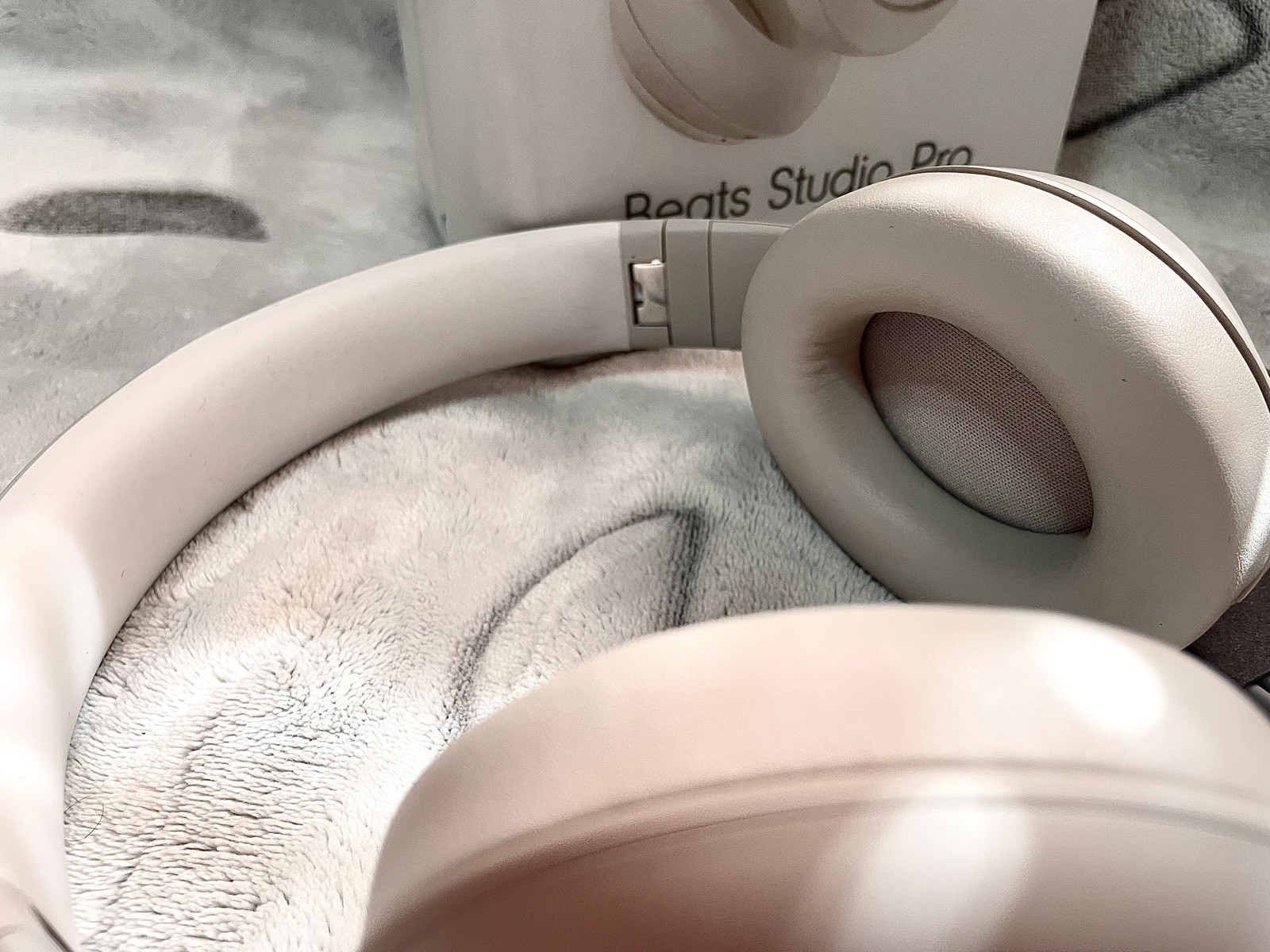 Beats Studio Pro Wireless Bluetooth Headphones - Sandstone (New Sealed)