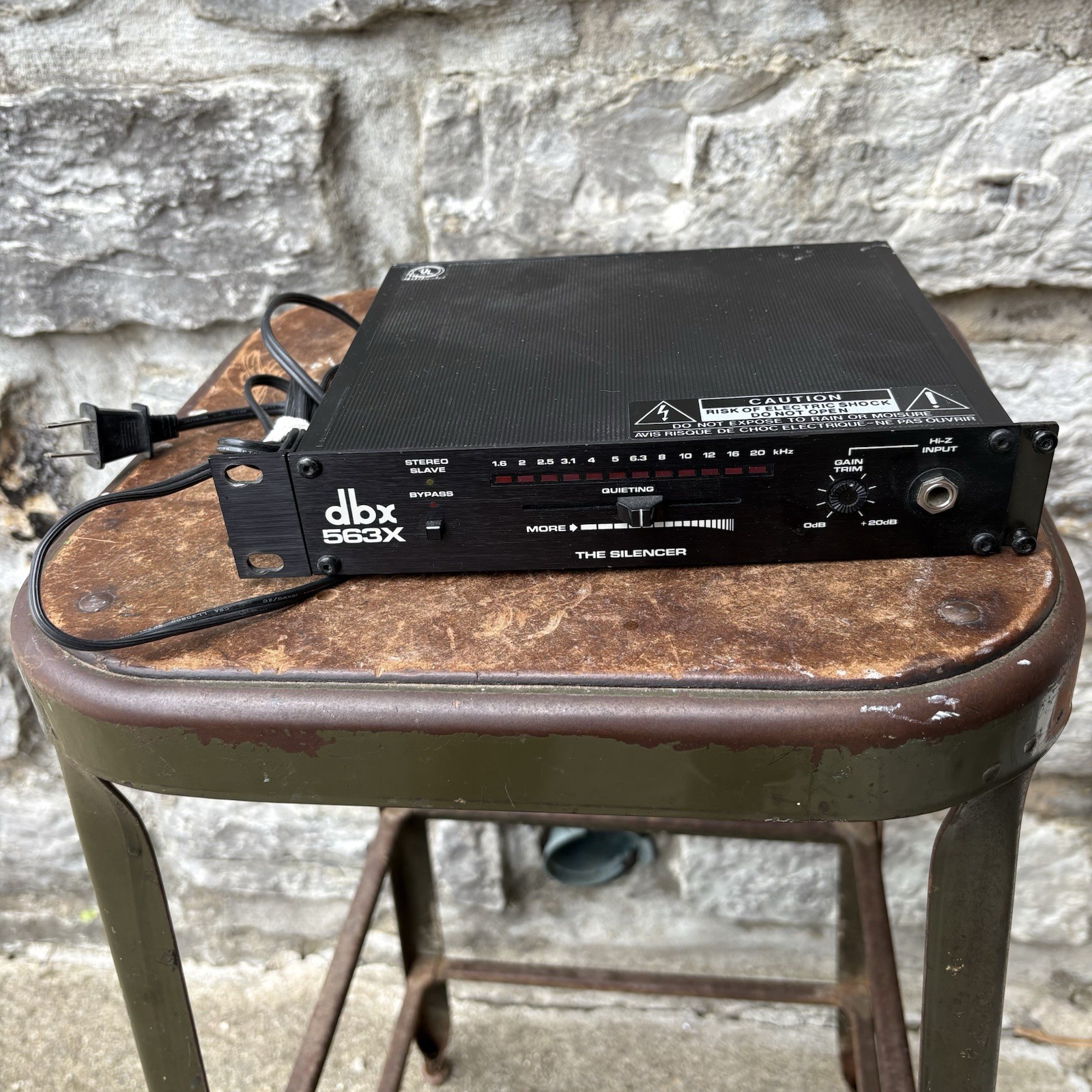 dbx 563X The Silencer Noise Reduction System Single-Ended Hiss Eraser Untested