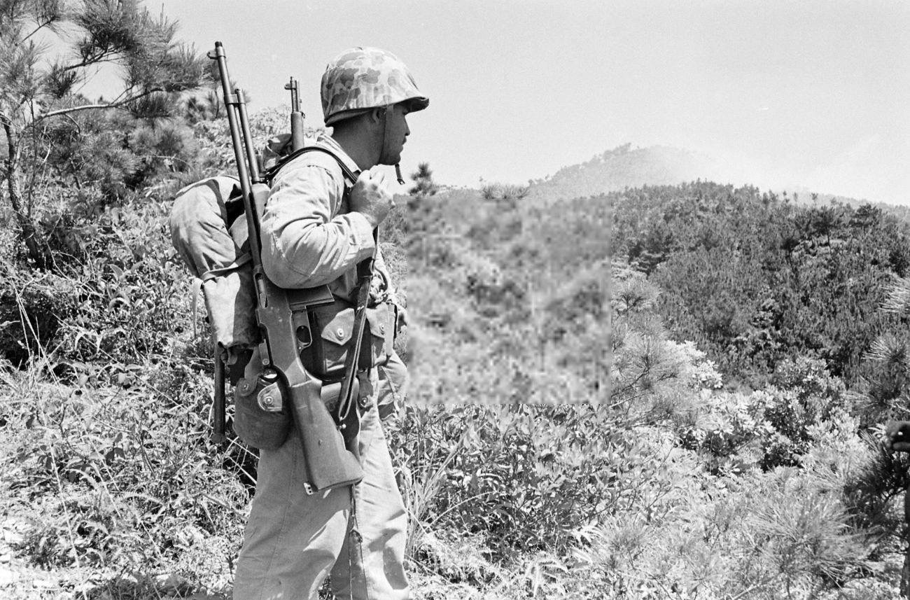 WWII B&W Photo US Marine Okinawa  with Browning Automatic Rifle BAR  WW2 /1302