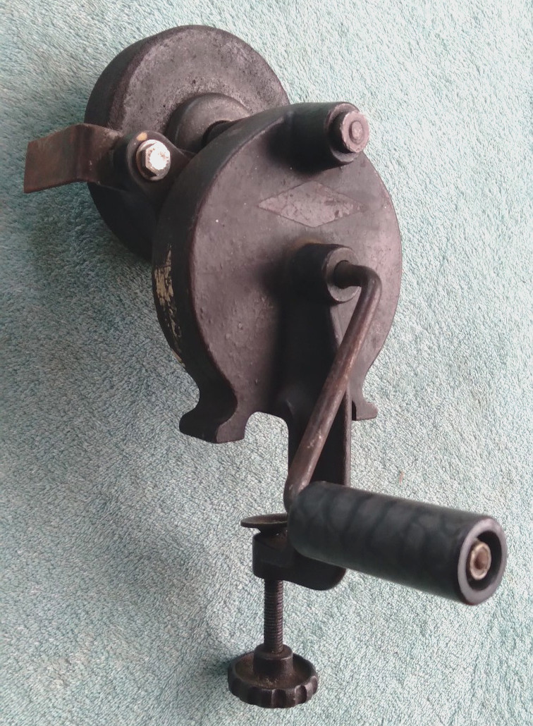 VINTAGE HAND CRANK BENCH GRINDER/SHARPENER H77 H72 BENCH TOP MOUNT WORKS GREAT