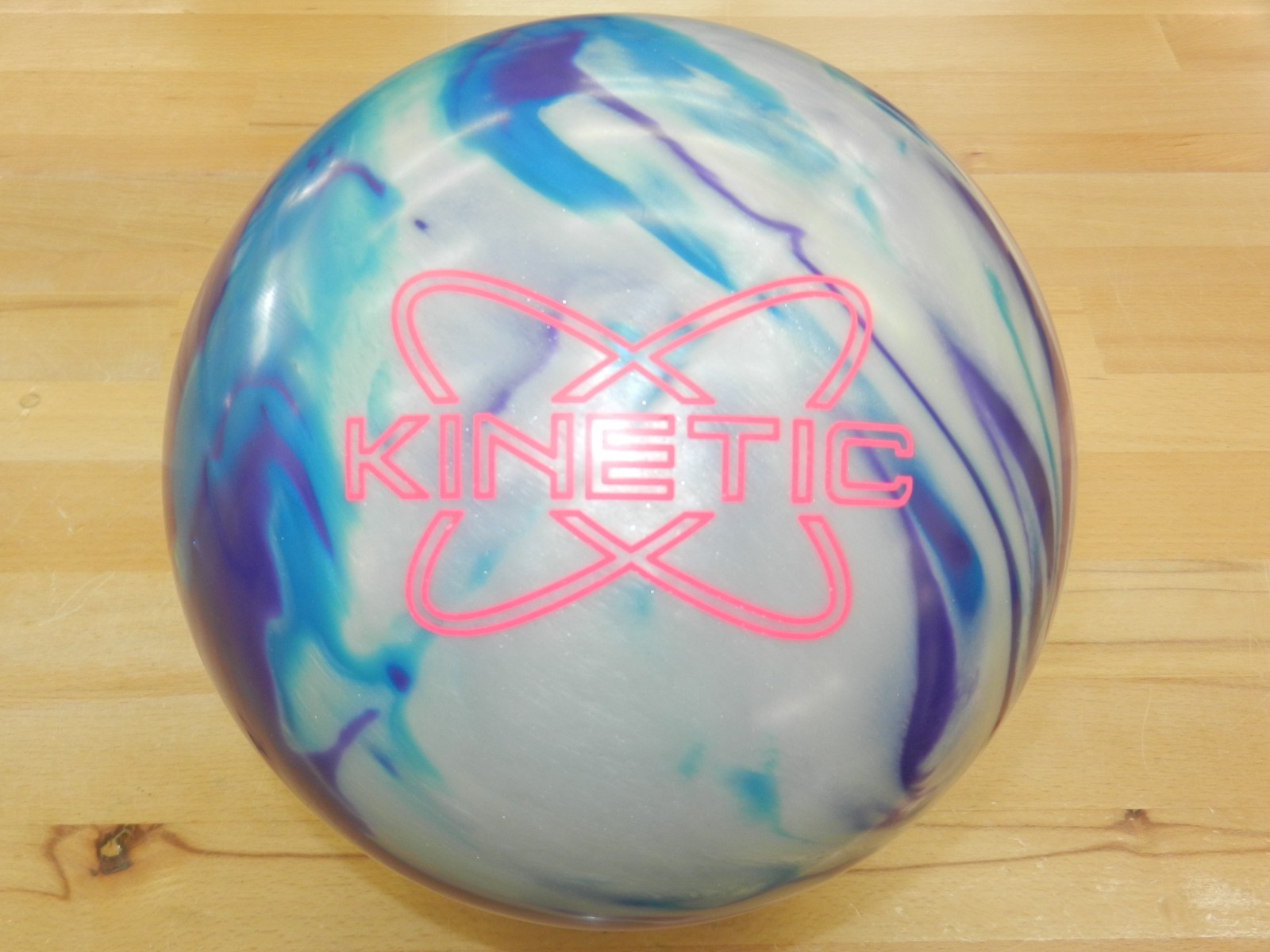 NIB 12# Track Kinetic Sapphire Ice Bowling Ball 12.3/3-4" Pin/2.60oz TW