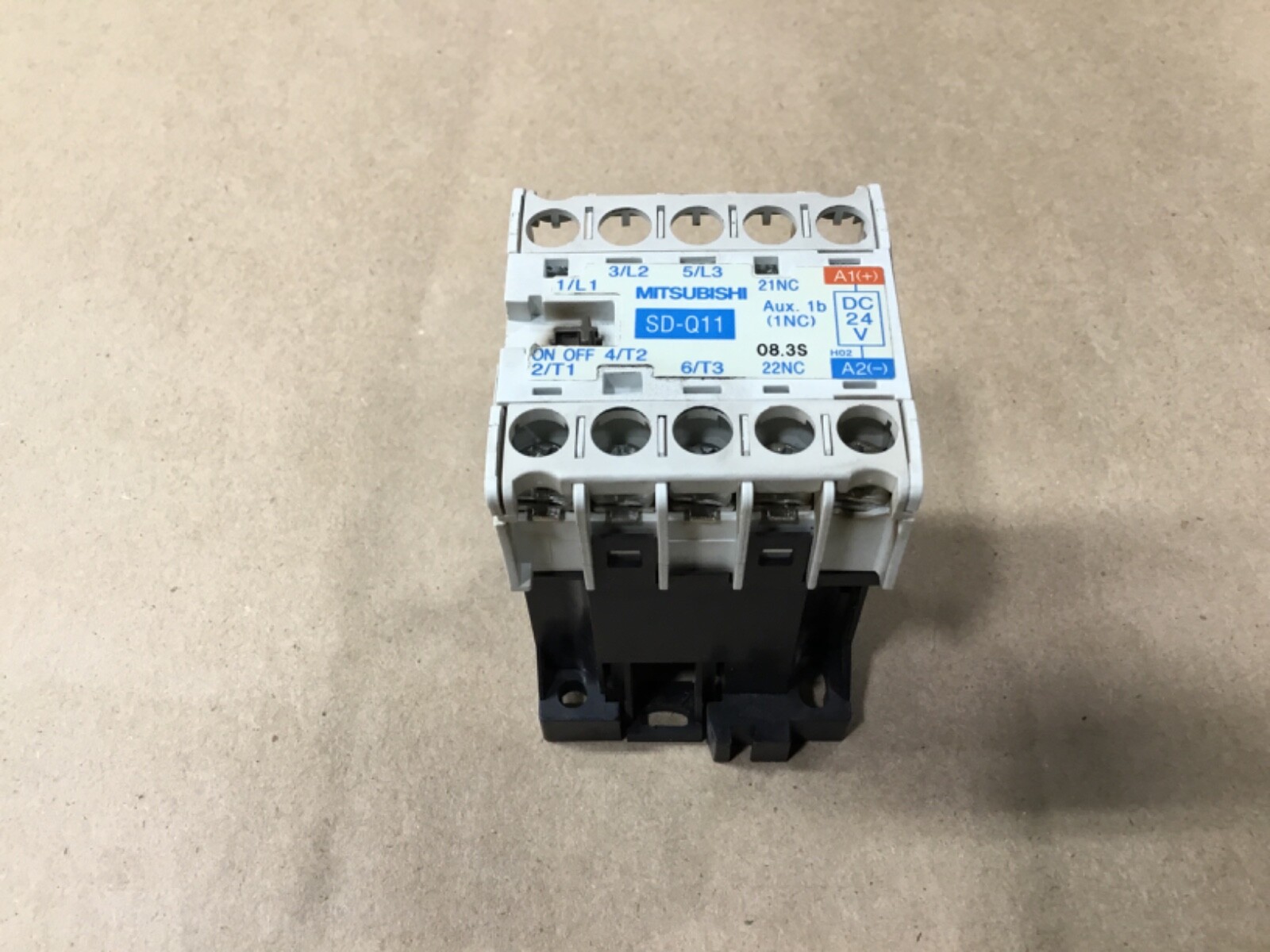 Mitsubishi SD-Q11 Magnetic Contactor 24V #51F97*AD