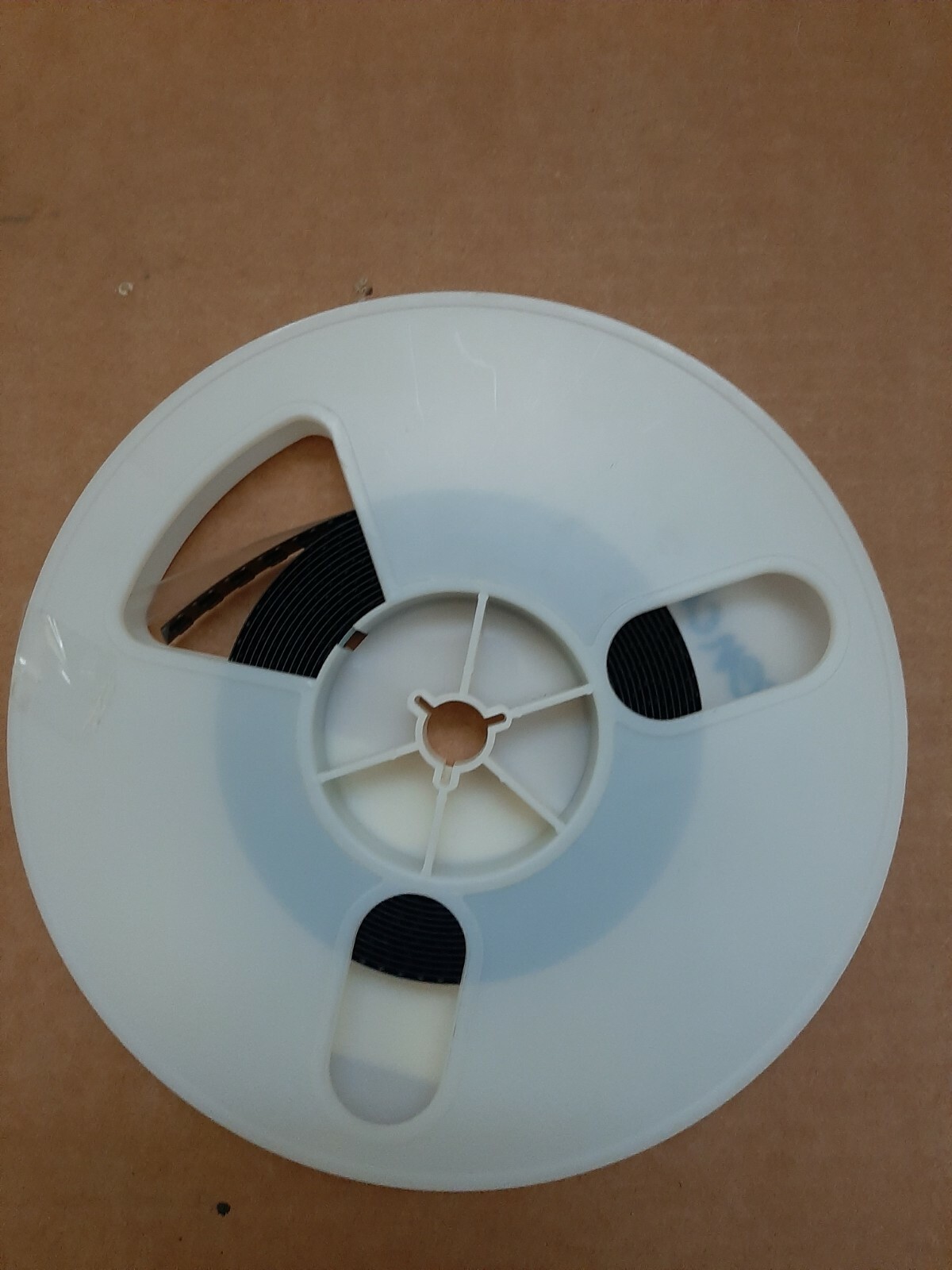 Q300+ Cygnal/Silicon Labs C8051F303-GM processor  QFN-11 (new partial reel)