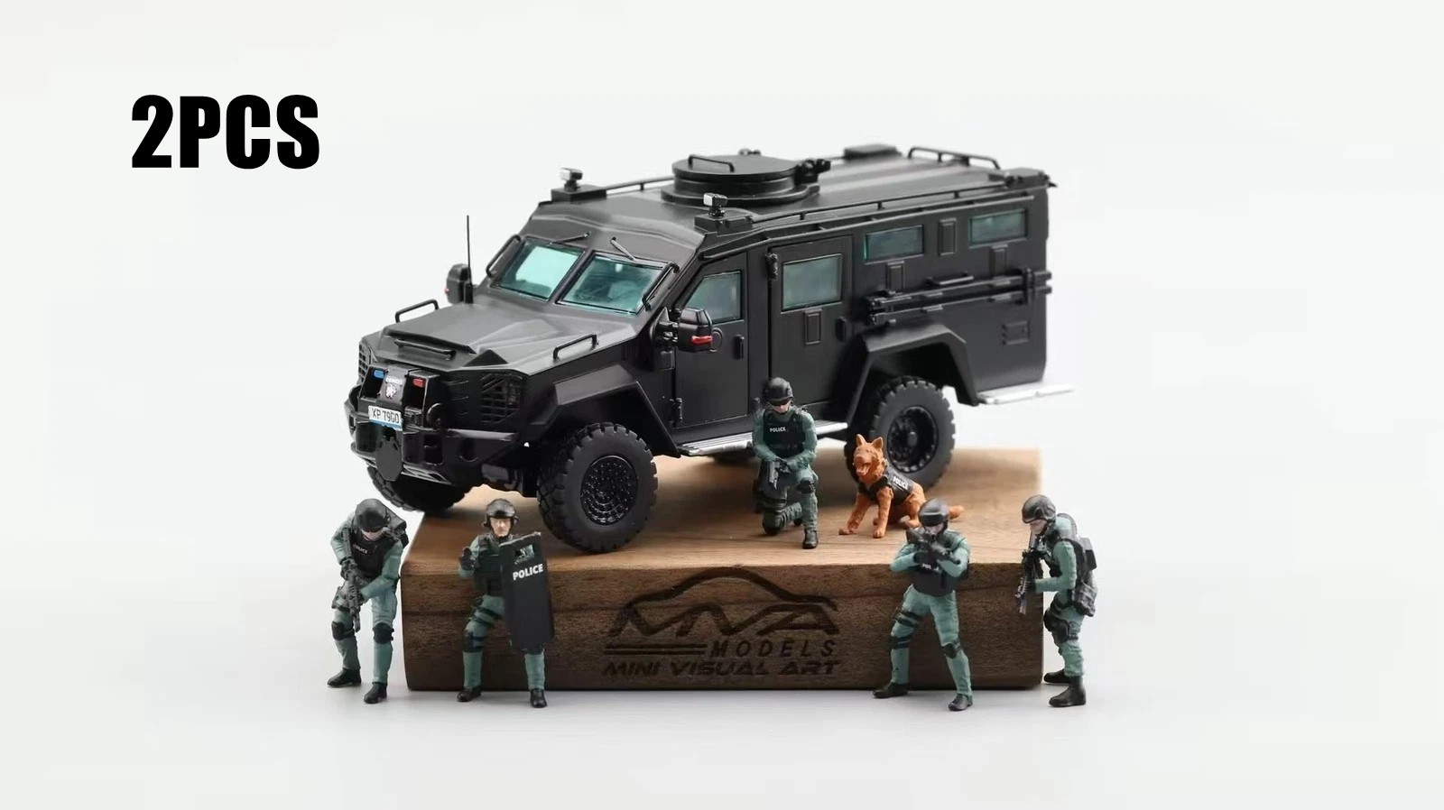 2Pcs Black 1/64 MINI VISUAI ART Bearcat Armored Car Diecast Model with Figures