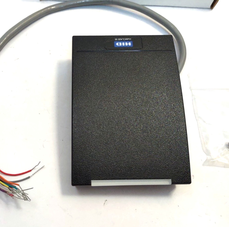 HID multiCLASS SE RP40 Wall Switch Reader RP40E 920PMNNEKEA0CG