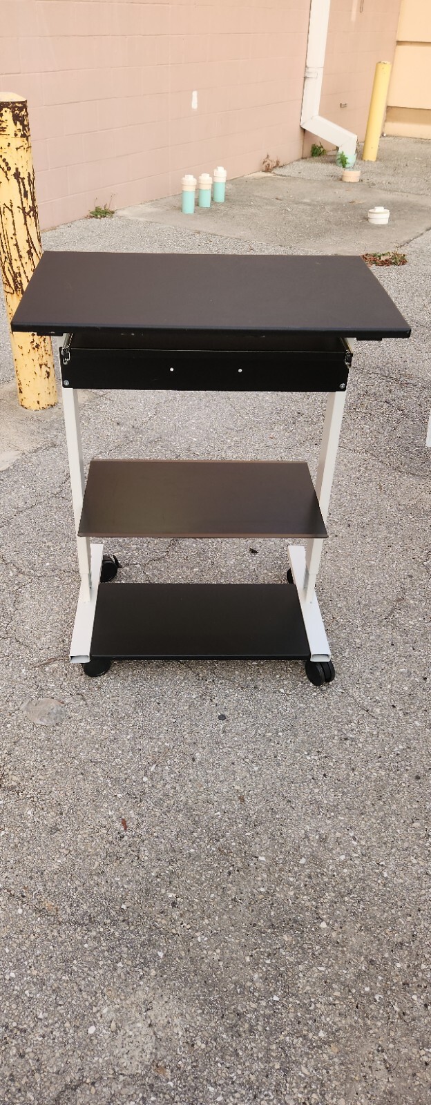 Tripp Lite Mobile Workstation with Adjustable Shelves, Locking Casters, TAA