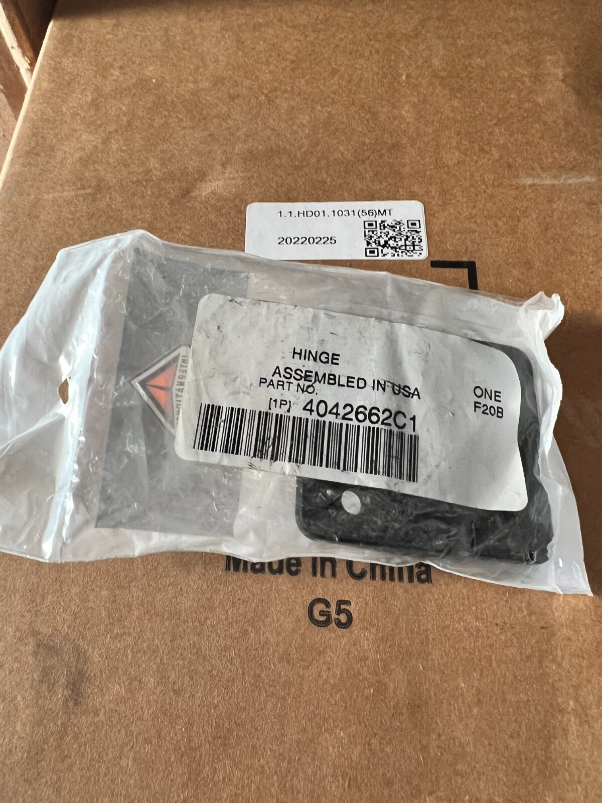 GENUINE NEW OEM INTERNATIONAL 4042662C1 HINGE, DOOR, BATTERY BOX, ACCESS PANEL