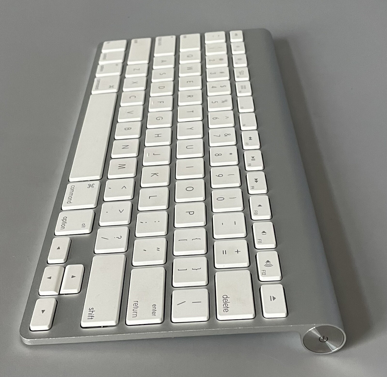 Untested w/ Free Returns — Apple Wireless Bluetooth Keyboard A1314 — See Desc.