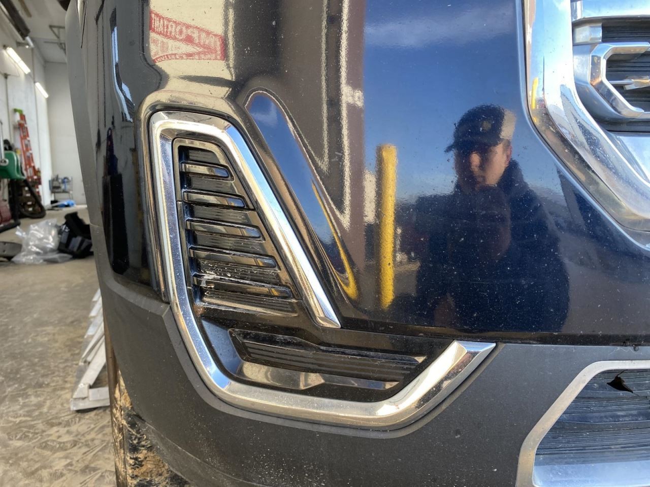 Air Shutter Fits 22-23 ACADIA 1057844