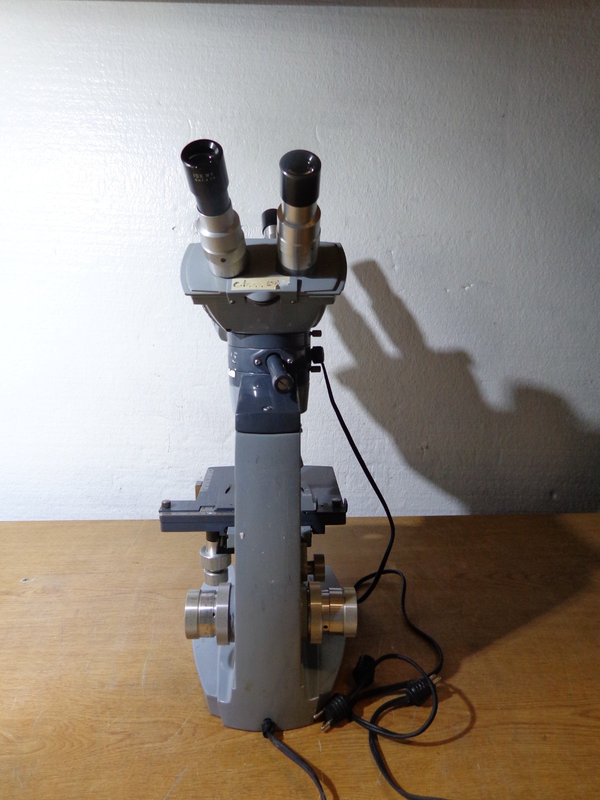 American Optical 10-118 Series 10 Microscope w Dual Head 4 Objectives 1460X