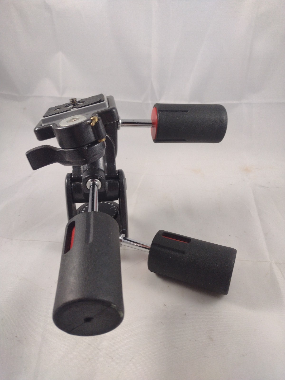 Preowned Dymatran Professional Tripod Head ATH-903