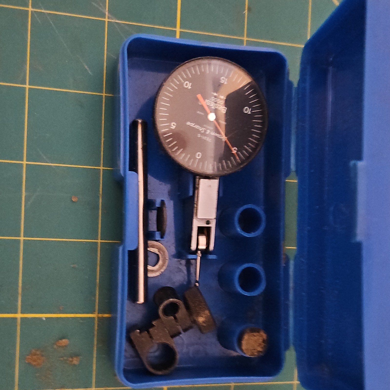 Brown & Sharpe 7031-5 Dial Test Indicator with Case and Accessories.ooo5"