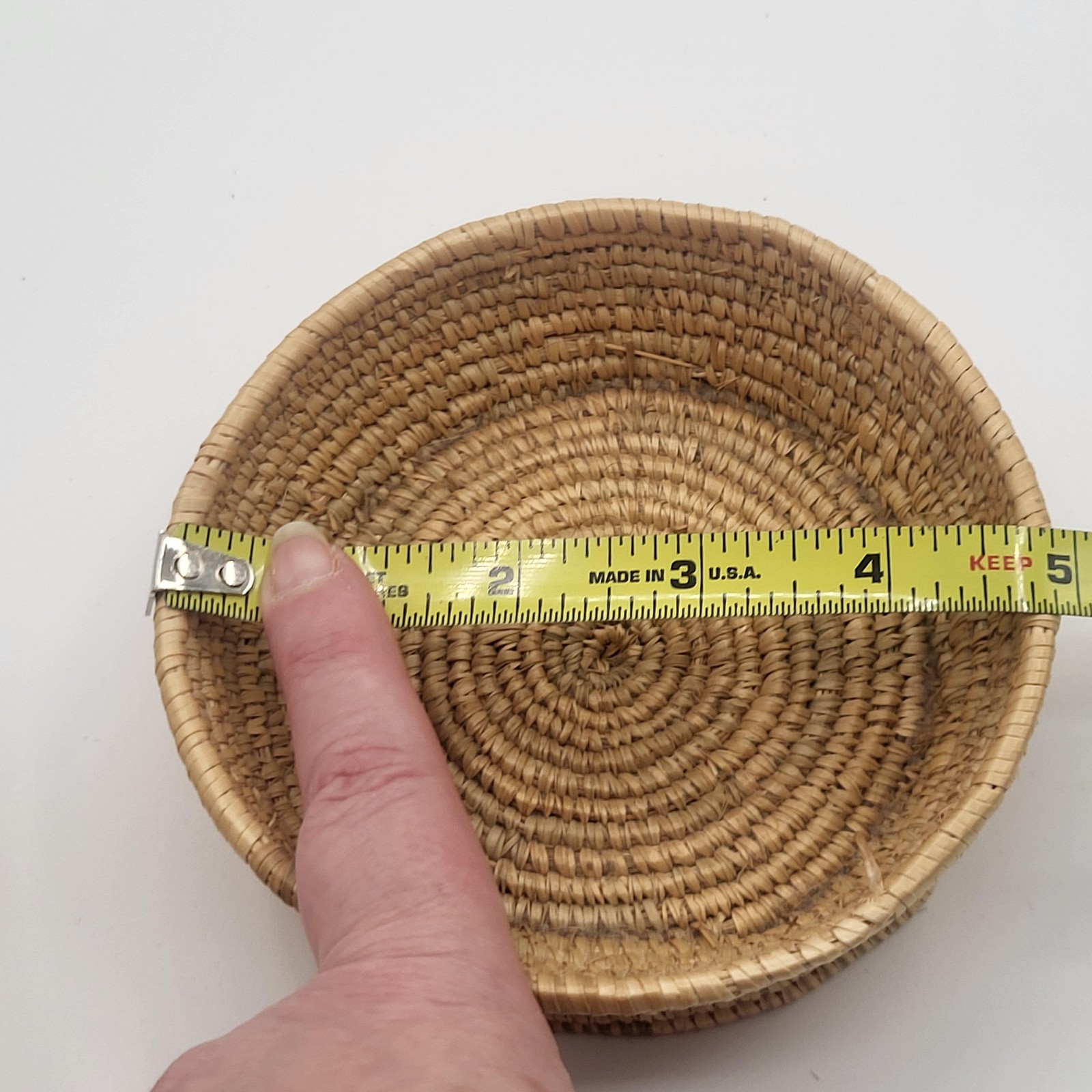 Handwoven Straw Lidded Basket Small Trinket Storage Openwork Star Lid 5"