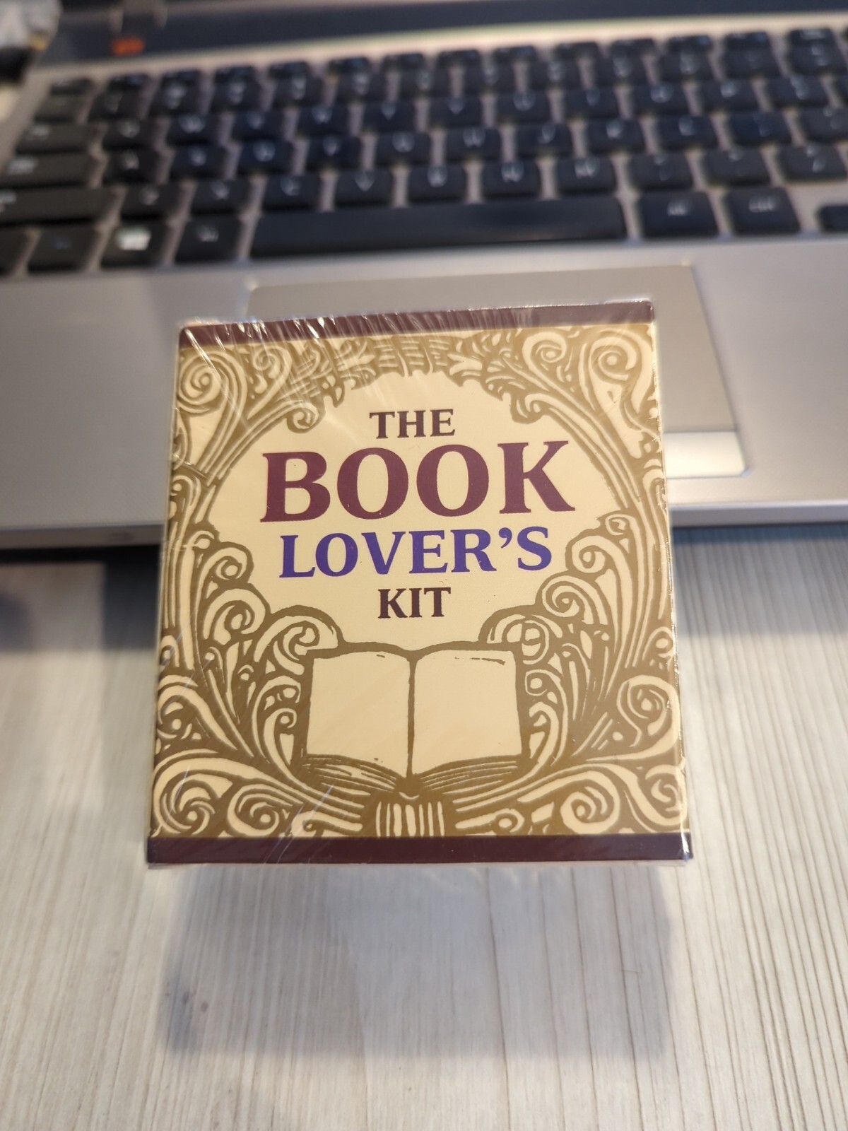 THE BOOK LOVER'S KIT By Linda Kirk 32-Page booklet, Bookplates Ribbon Bookmark
