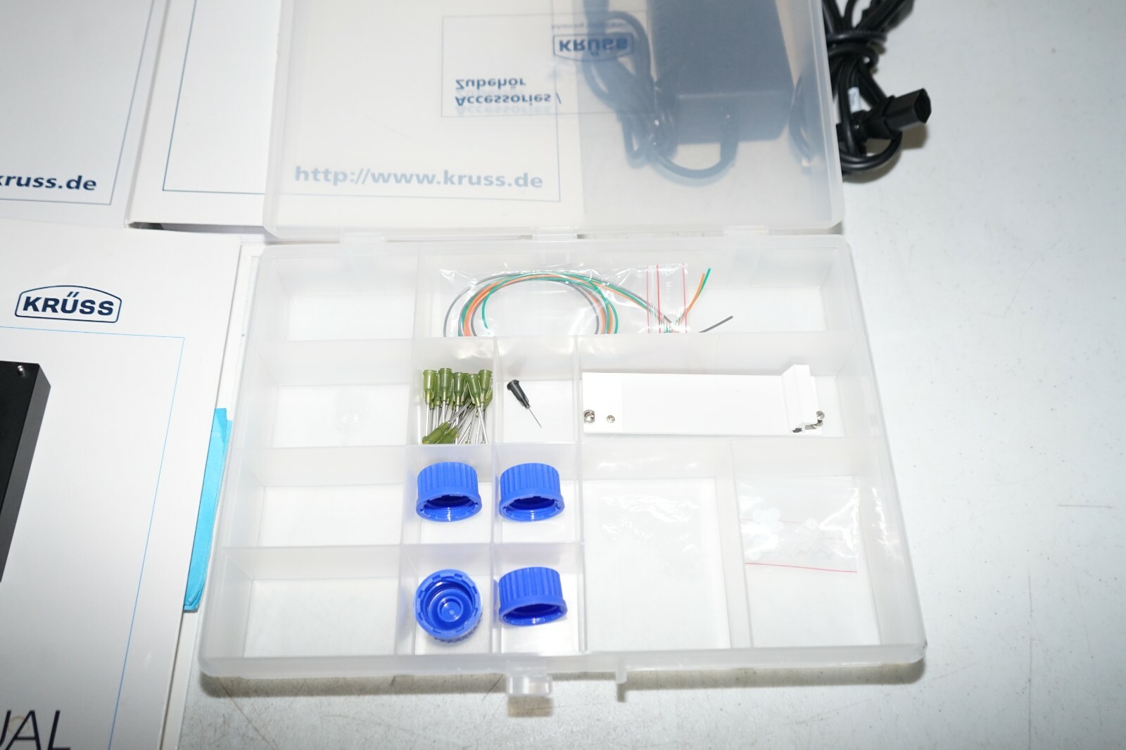^ Kruss DSA 100 Drop Shape Analyzer