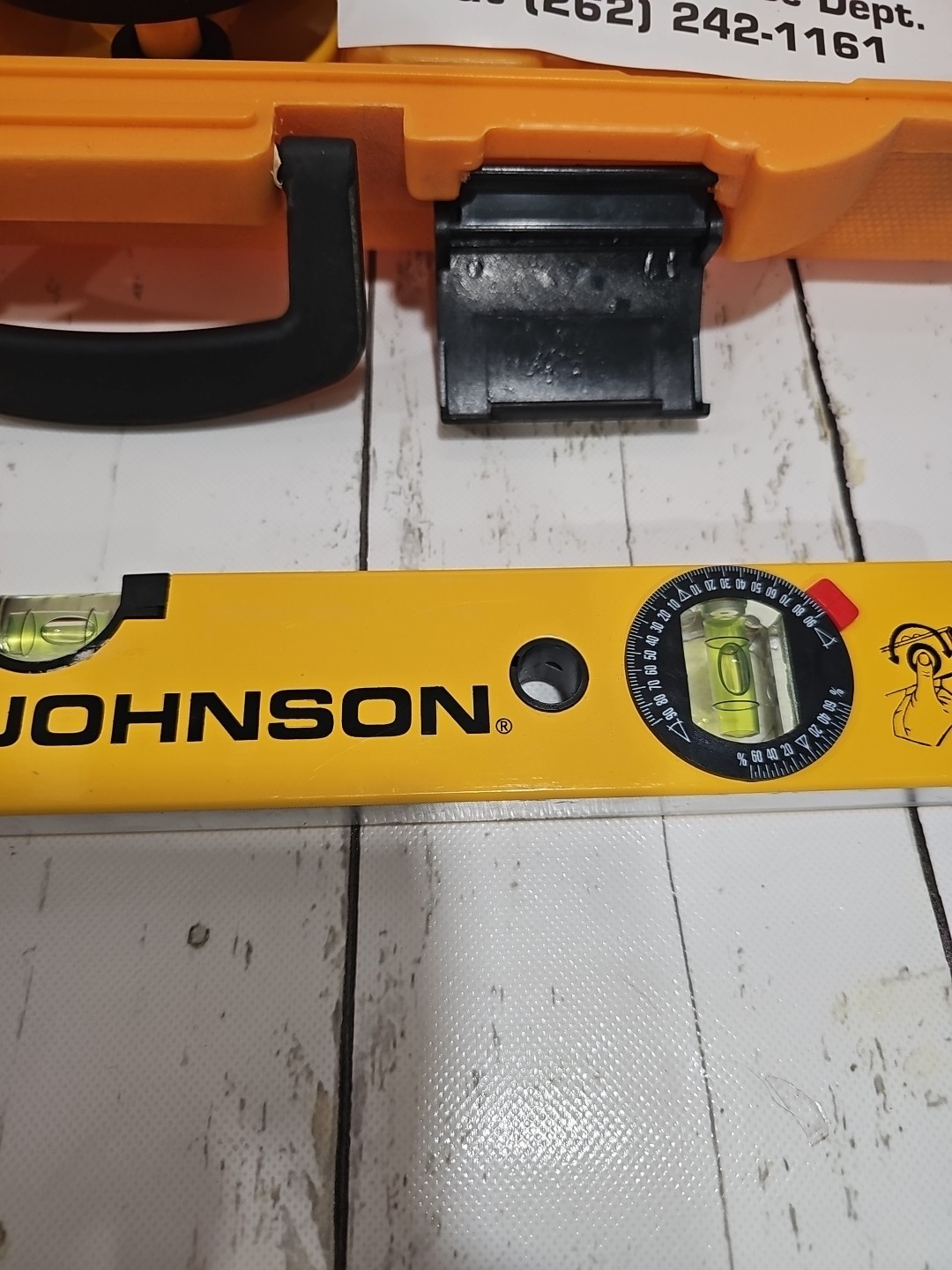 Johnson Level & Tool Laser Level Kit w/ Tripod 9100/40-0909
